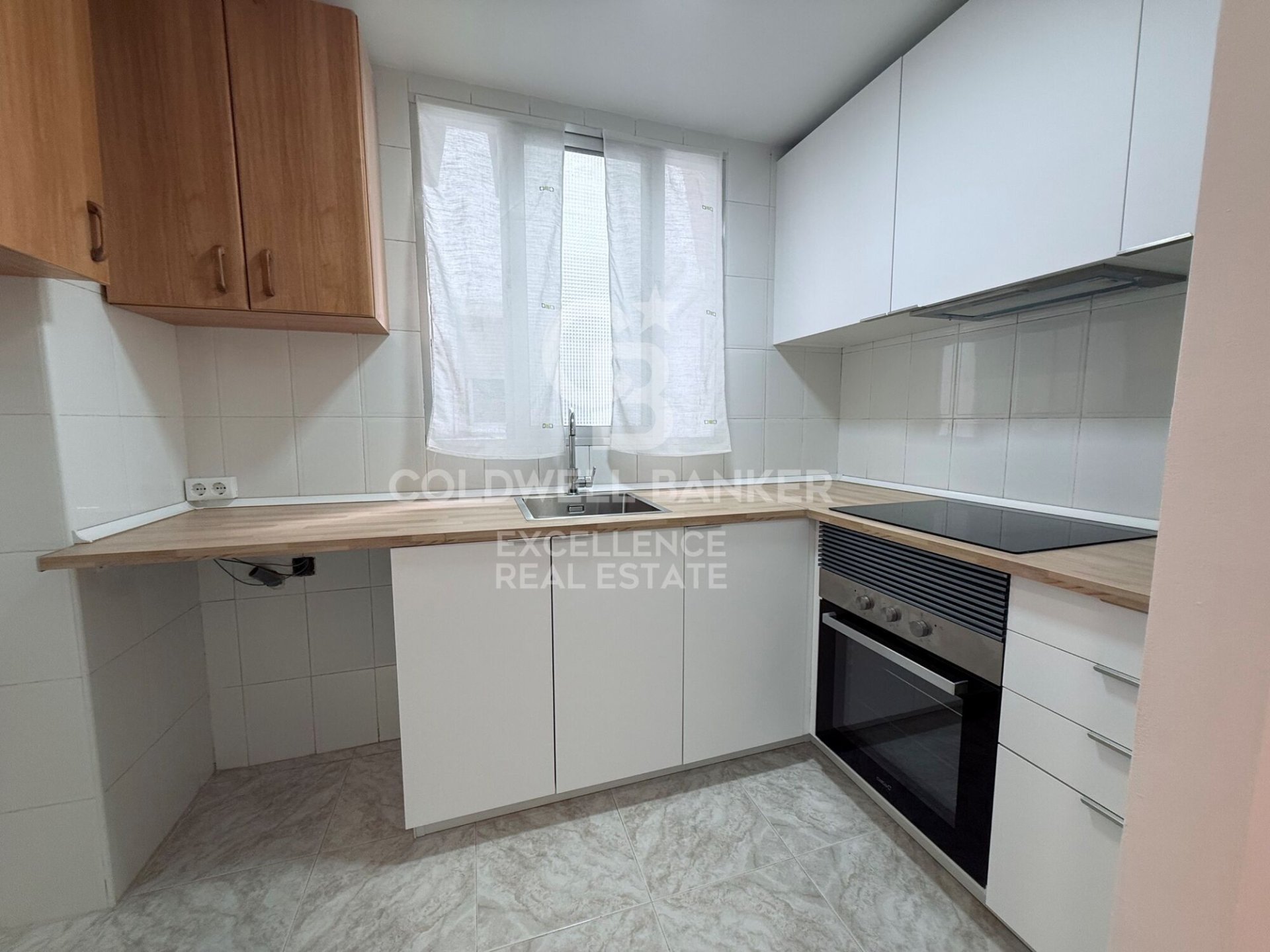 Appartamento a Valencia, Spagna 3 camere da letto, 63 mq. N° 178406