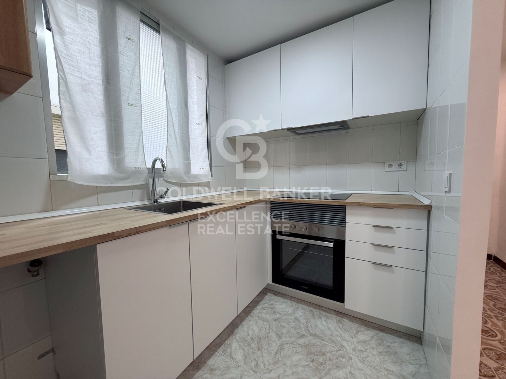 Appartamento a Valencia, Spagna 3 camere da letto, 63 mq. N° 178406