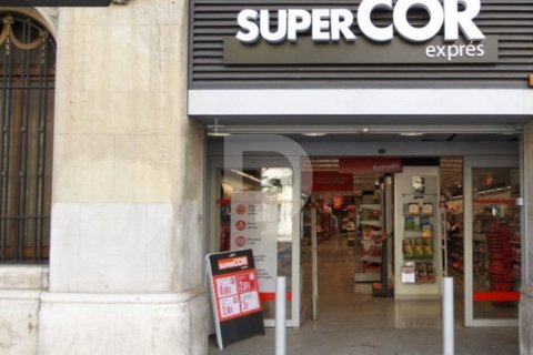 Retail store à L'Eixample, Barcelona, Espagne 2039 m2 No. 154845