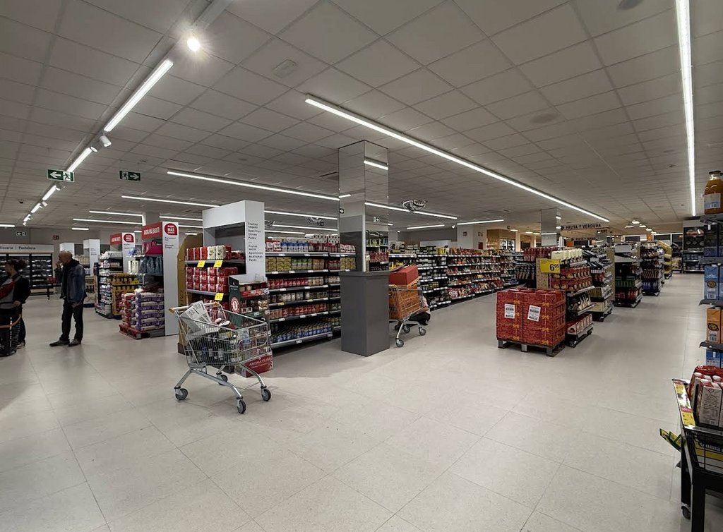 Propiedad comercial en Badalona, Barcelona, España 9360 m2 No. 140877
