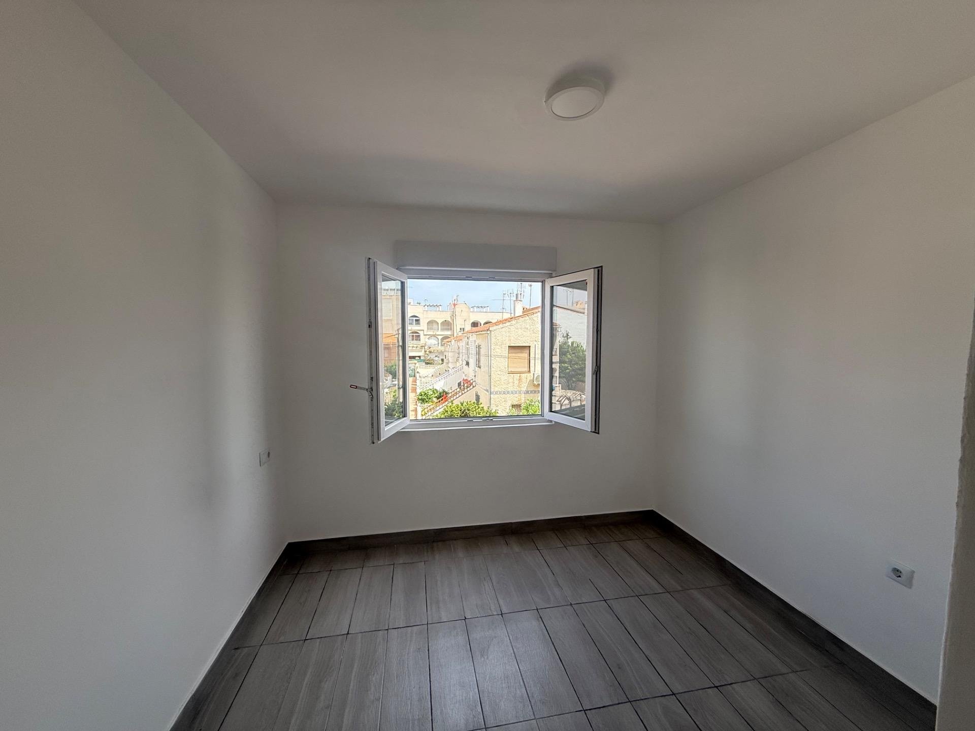 Apartament w Torrevieja, Alicante, Hiszpania 2 sypialnie, 68 mkw. nr 191783