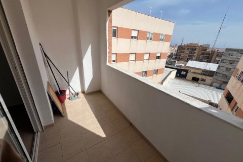 Apartment in Torrevieja, Alicante, Spain 2 bedrooms, 80 sq.m. No. 191781