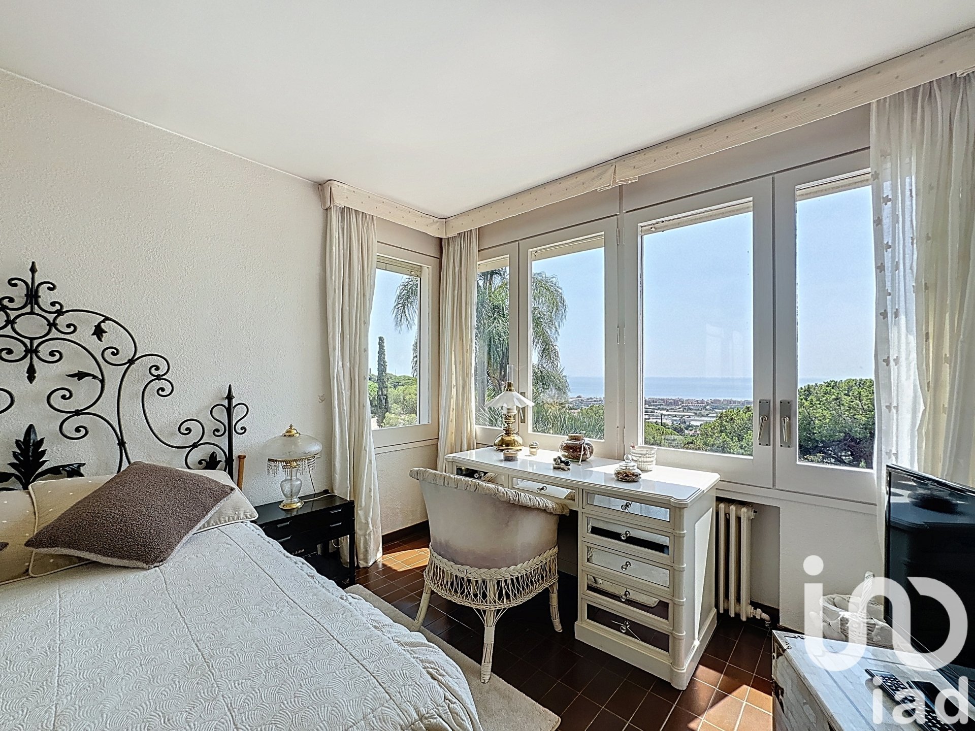 Hus i Cabrils, Barcelona, Spanien 4 sovrum, 350 kvm. Nr. 173308