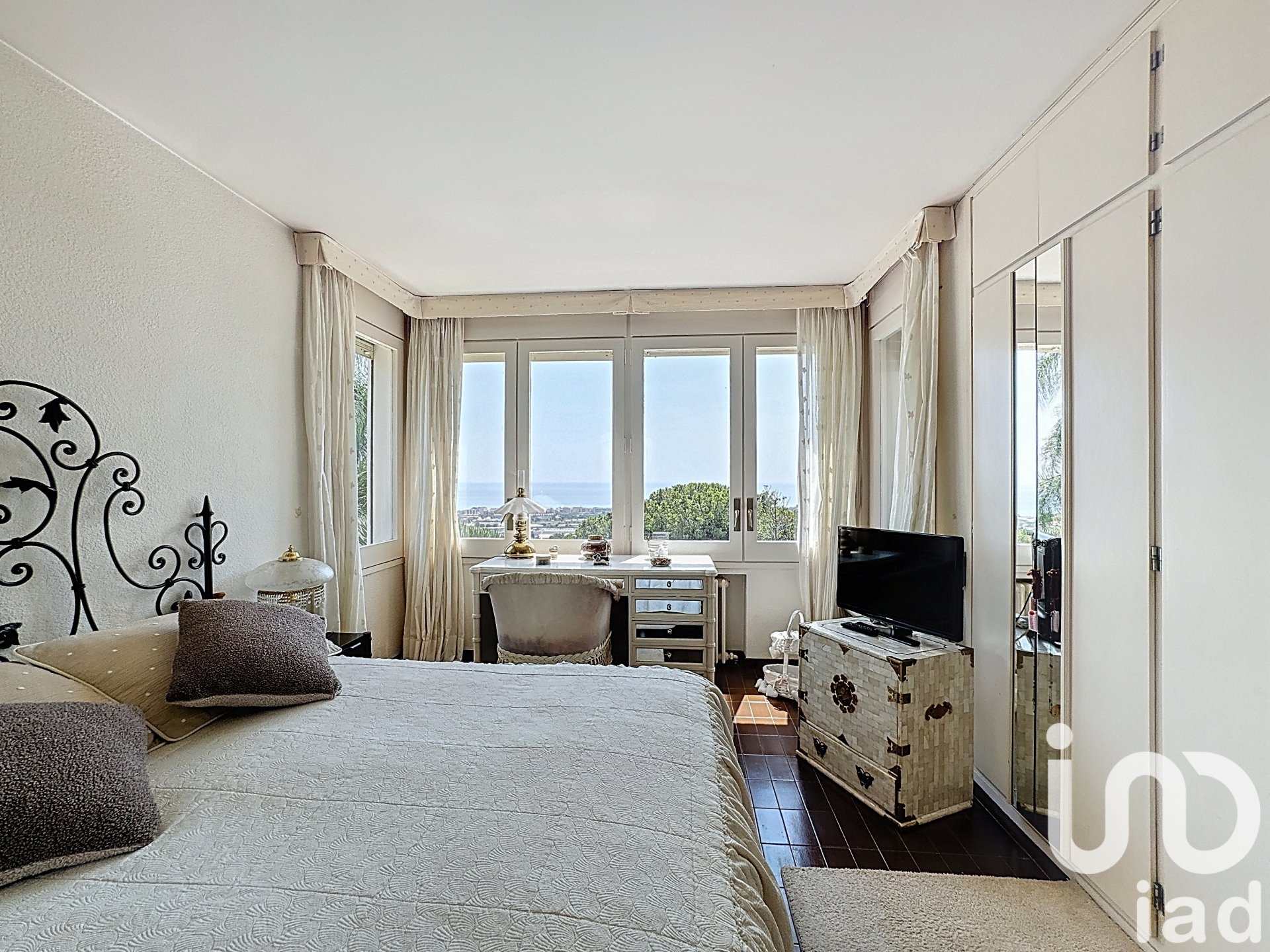 Hus i Cabrils, Barcelona, Spanien 4 sovrum, 350 kvm. Nr. 173308