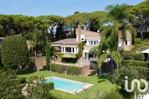 Casa a Cabrils, Barcelona, Spagna 4 camere da letto, 350 mq. N° 173308