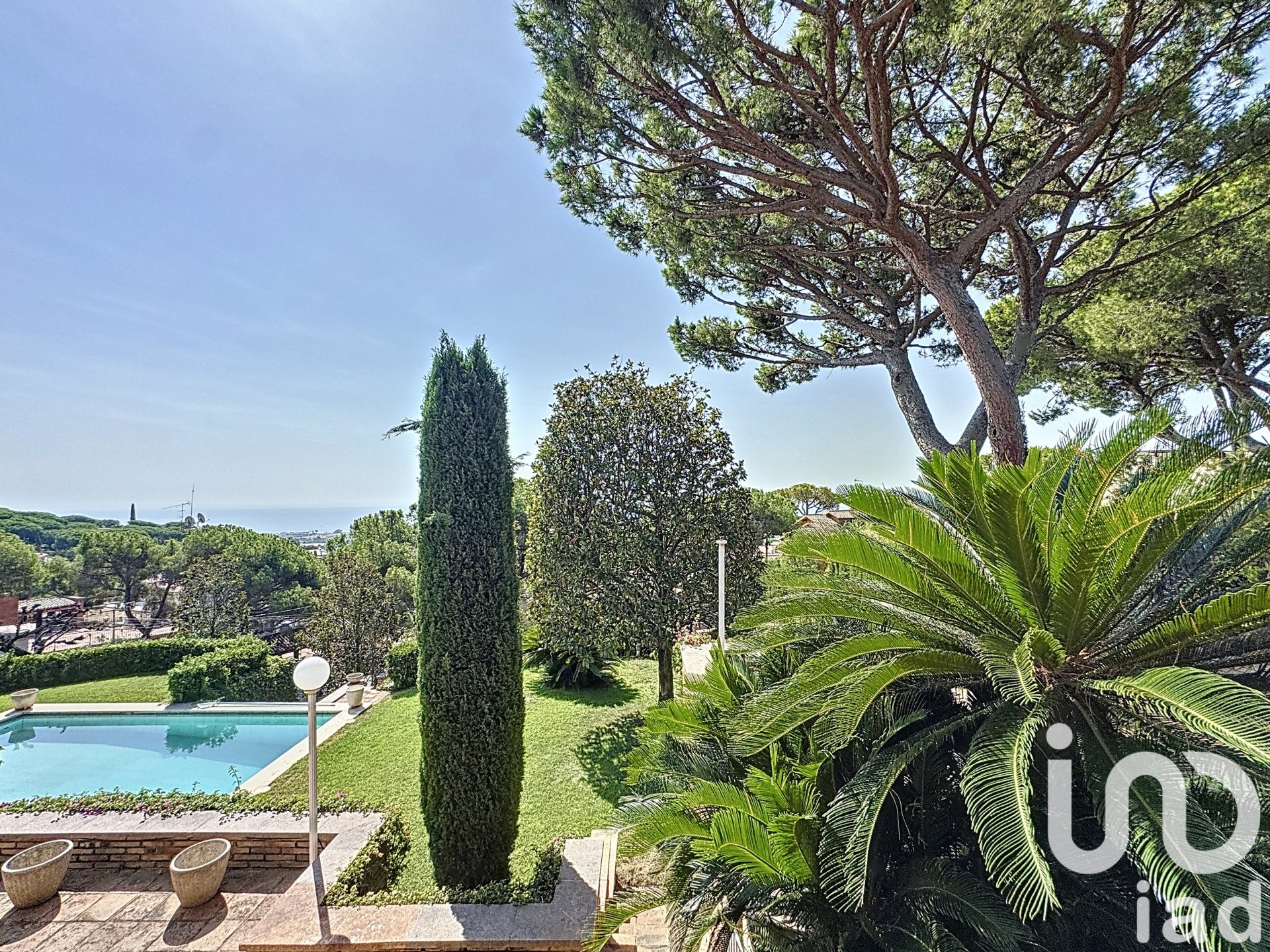 Hus i Cabrils, Barcelona, Spanien 4 sovrum, 350 kvm. Nr. 173308