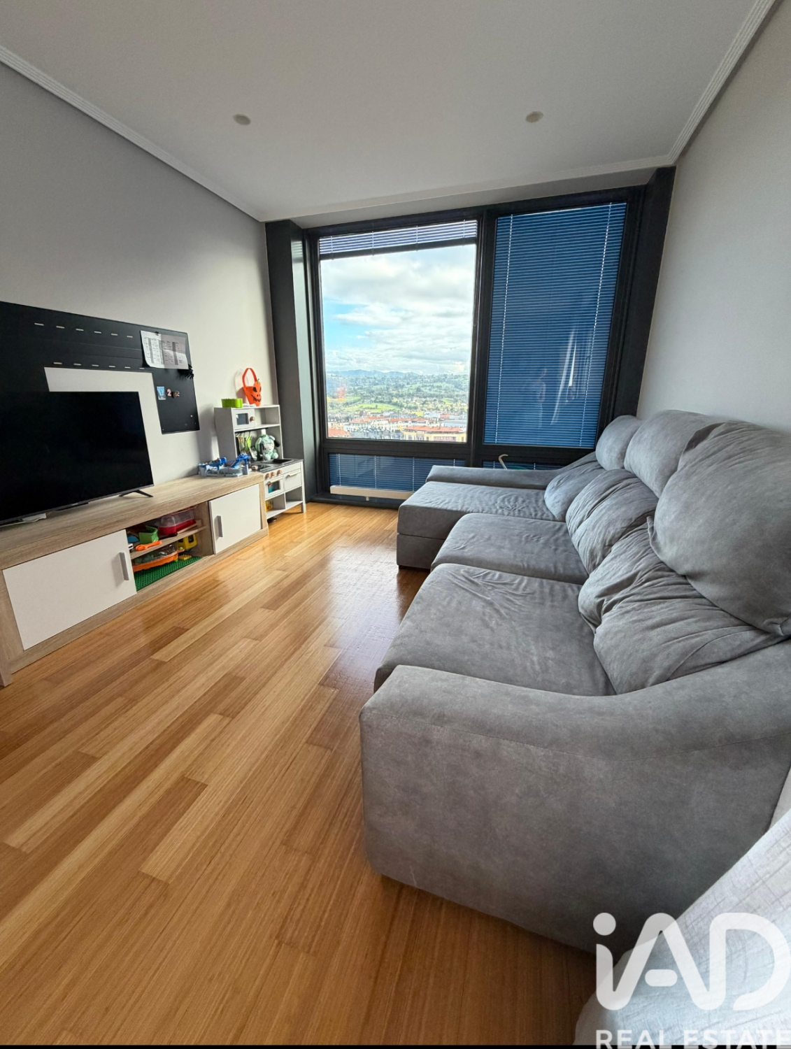 Apartment in Oviedo, Asturias, Spain 2 bedrooms, 69 sq.m. No. 173309