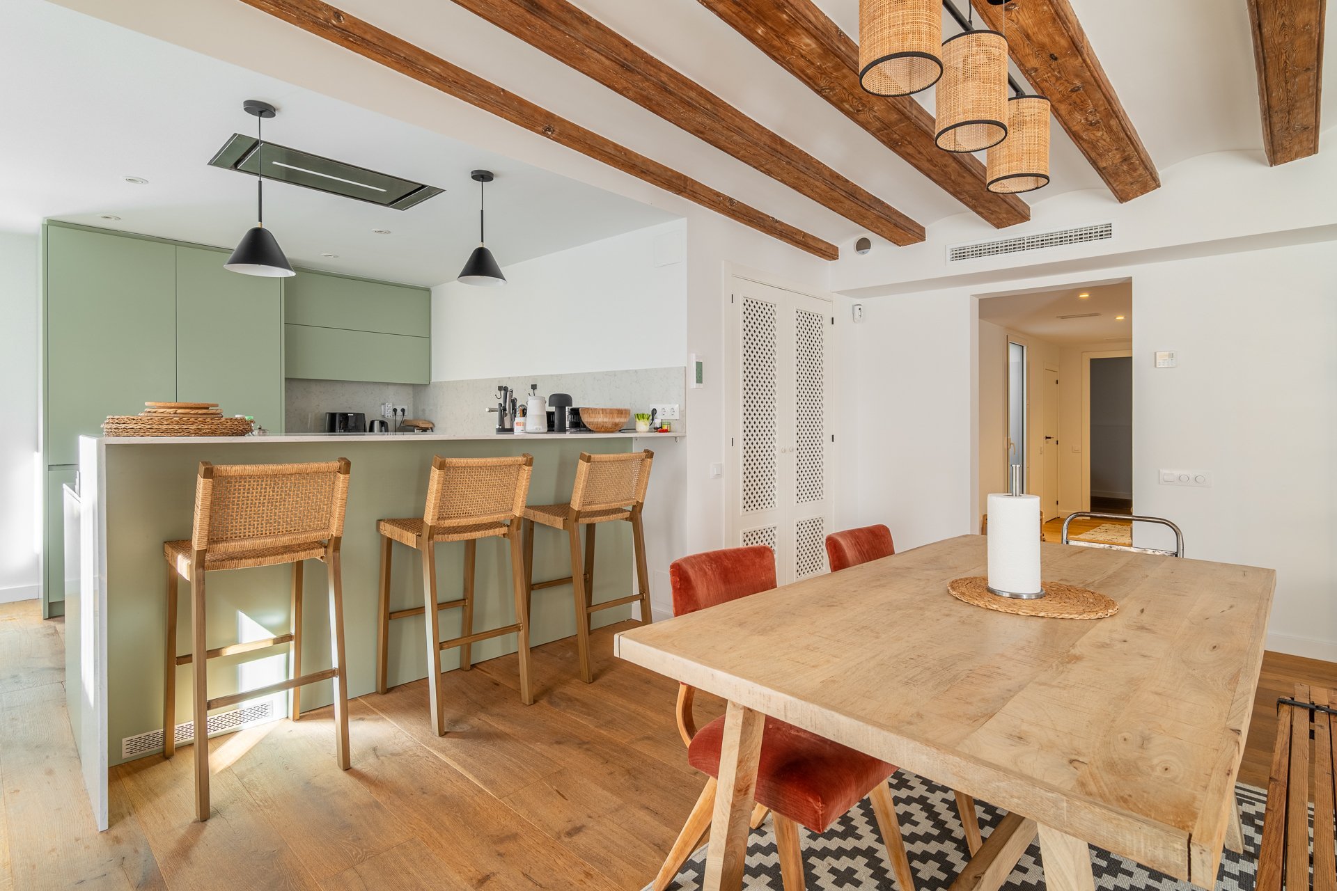 Apartment à Ciutat Vella, Barcelona, Espagne 3 chambres, 172 m2 No. 140577