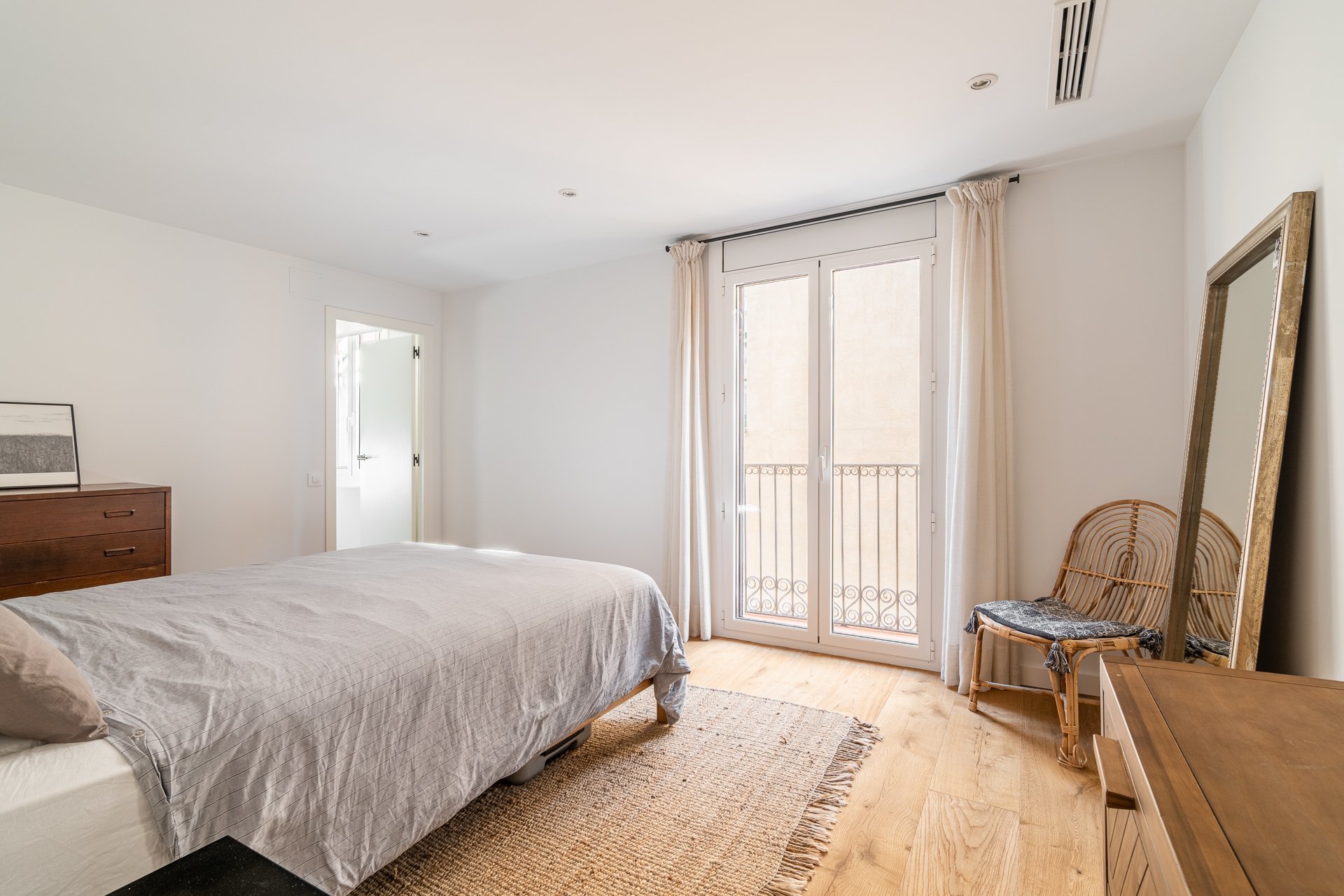 Apartment à Ciutat Vella, Barcelona, Espagne 3 chambres, 172 m2 No. 140577
