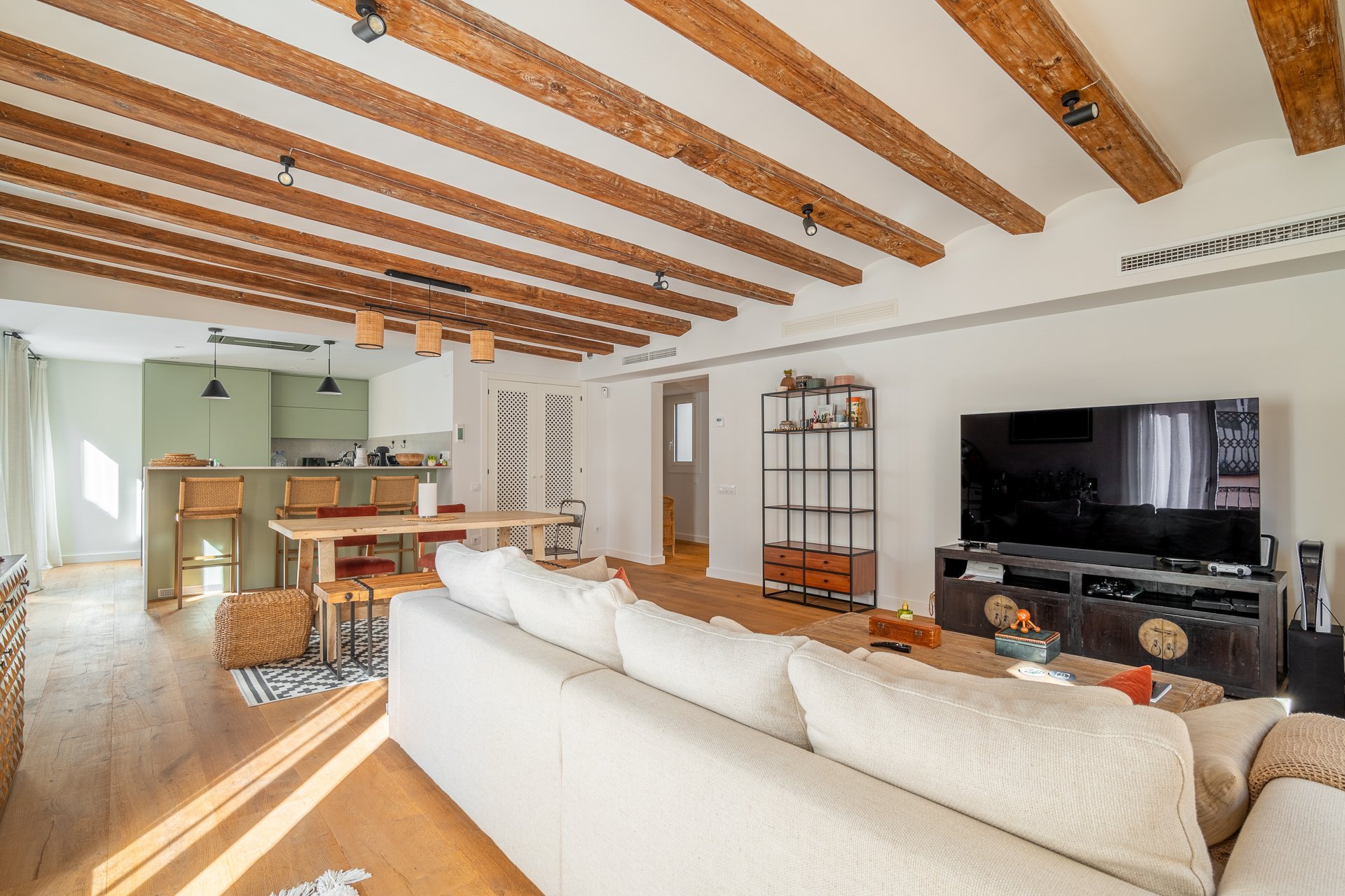 Apartment à Ciutat Vella, Barcelona, Espagne 3 chambres, 172 m2 No. 140577