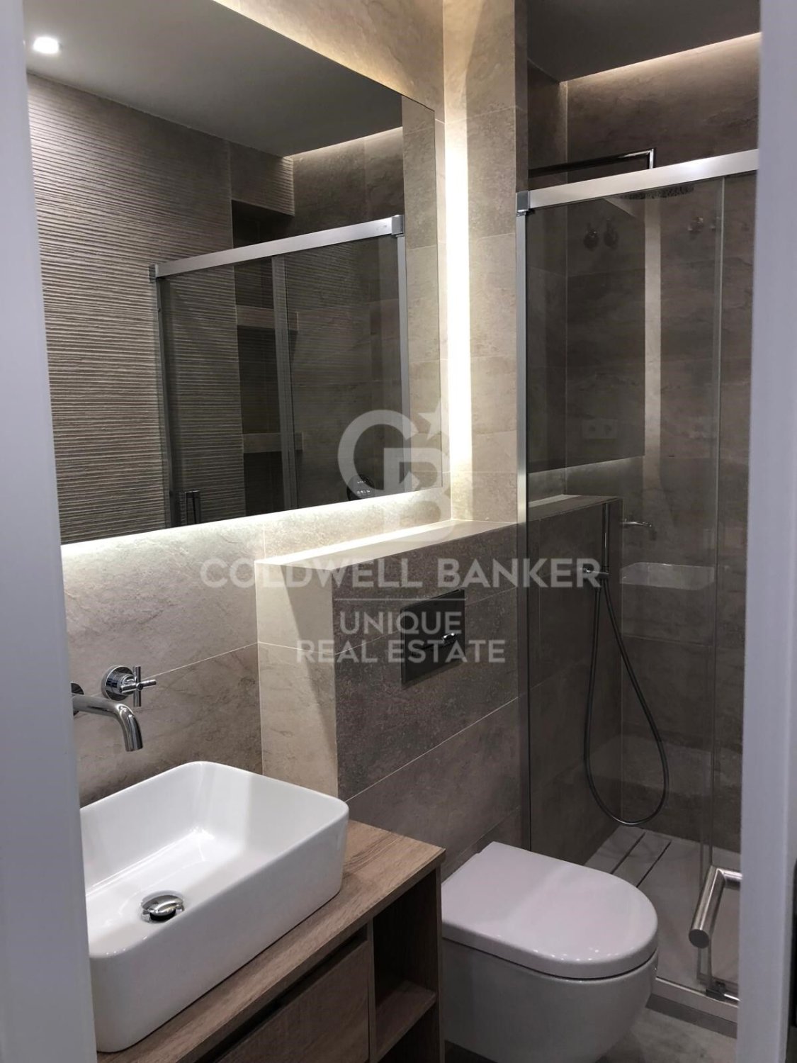 Apartment à Madrid, Espagne 2 chambres, 84 m2 No. 178585