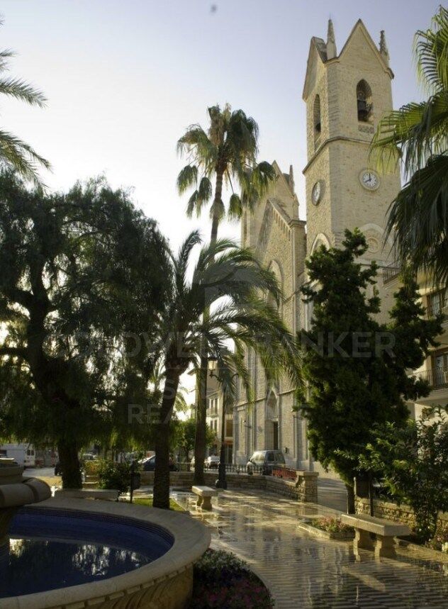 Hus i Benissa, Alicante, Spanien 4 sovrum, 500 kvm. Nr. 178583