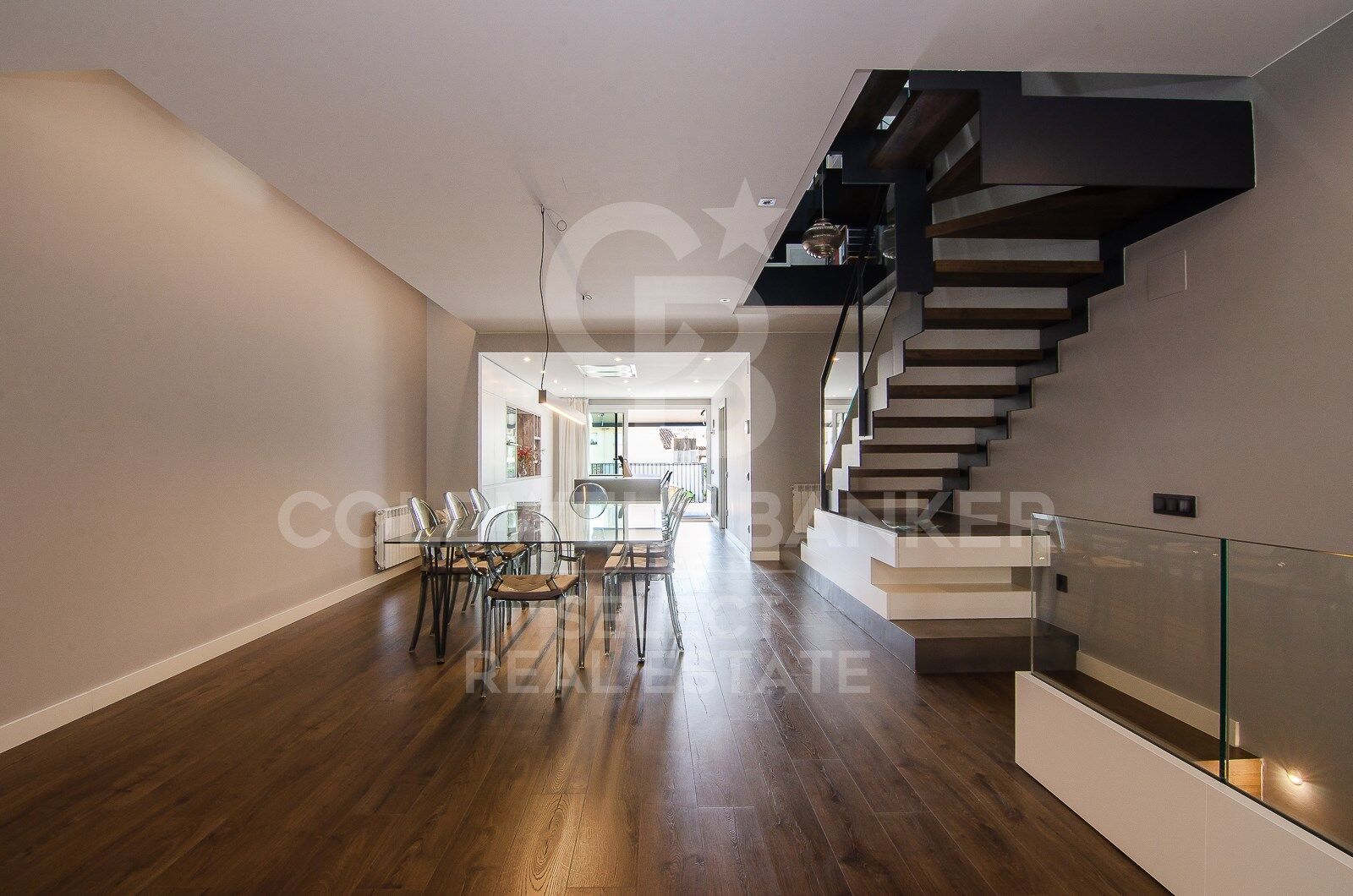 Hus i Sabadell, Barcelona, Spanien 3 sovrum, 347 kvm. Nr. 178584