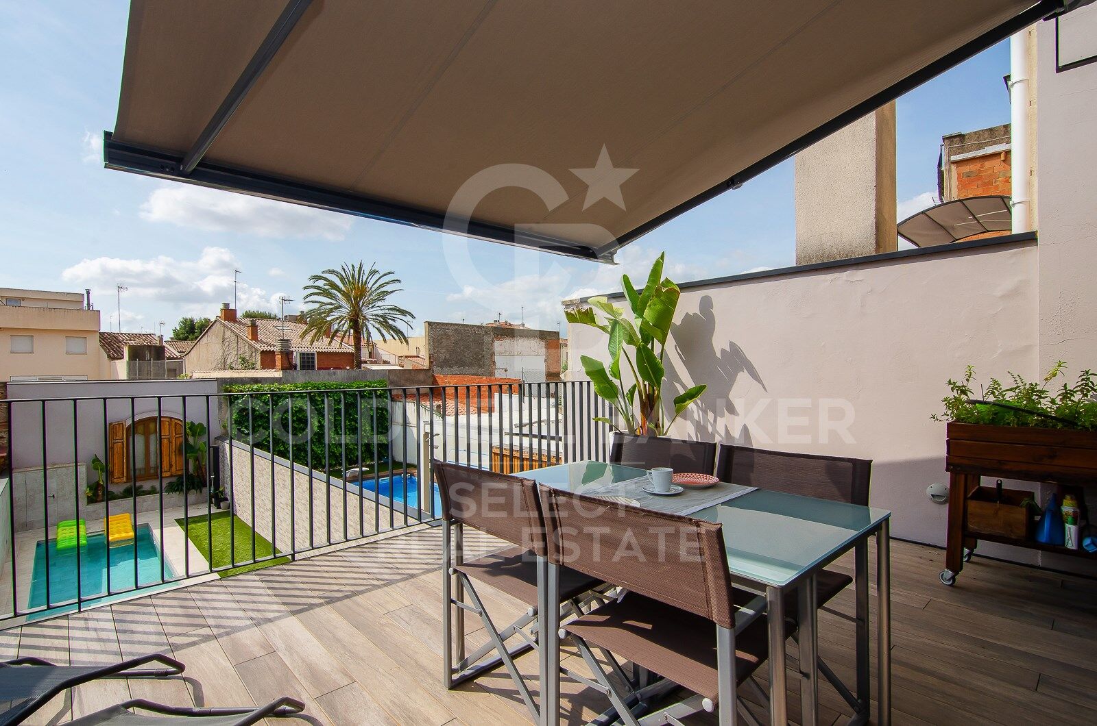 Hus i Sabadell, Barcelona, Spanien 3 sovrum, 347 kvm. Nr. 178584