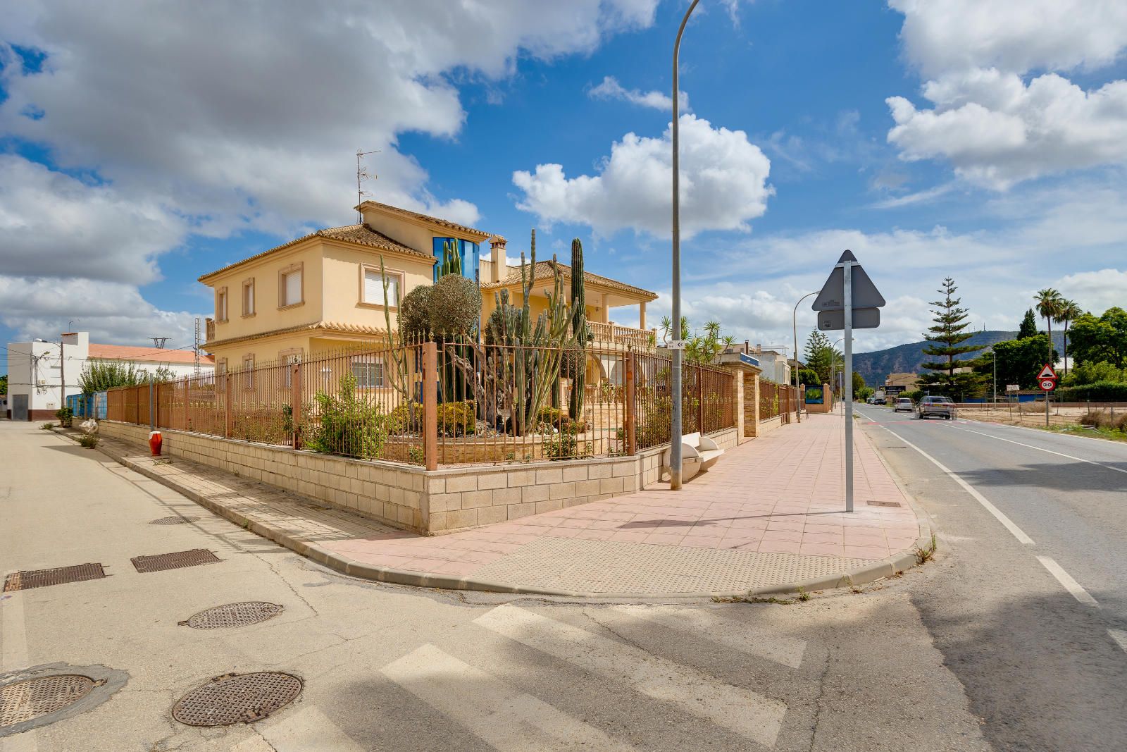Villa i Hurchillo, Alicante, Spanien 7 sovrum, 737 kvm. Nr. 114635