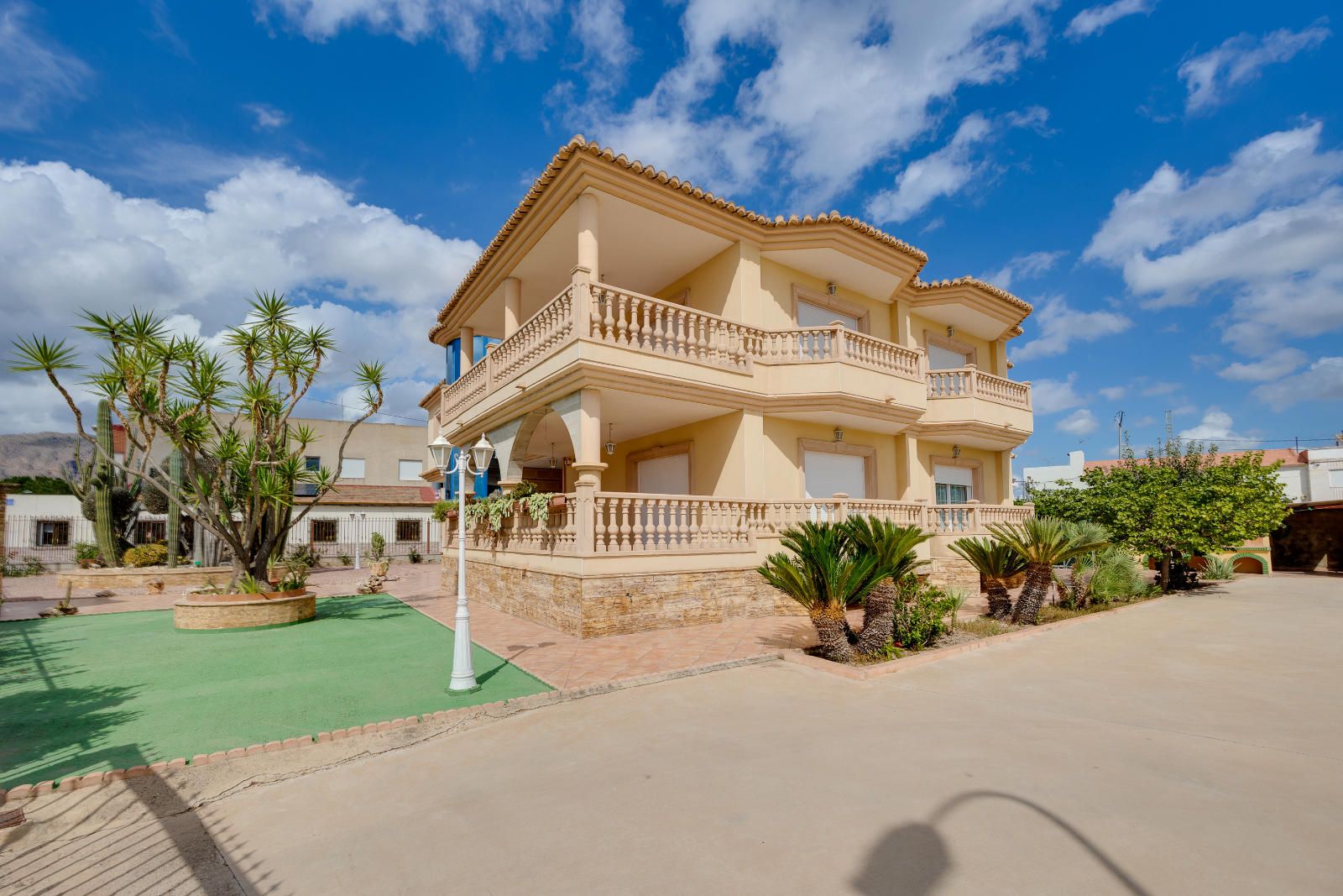 Villa i Hurchillo, Alicante, Spanien 7 sovrum, 737 kvm. Nr. 114635