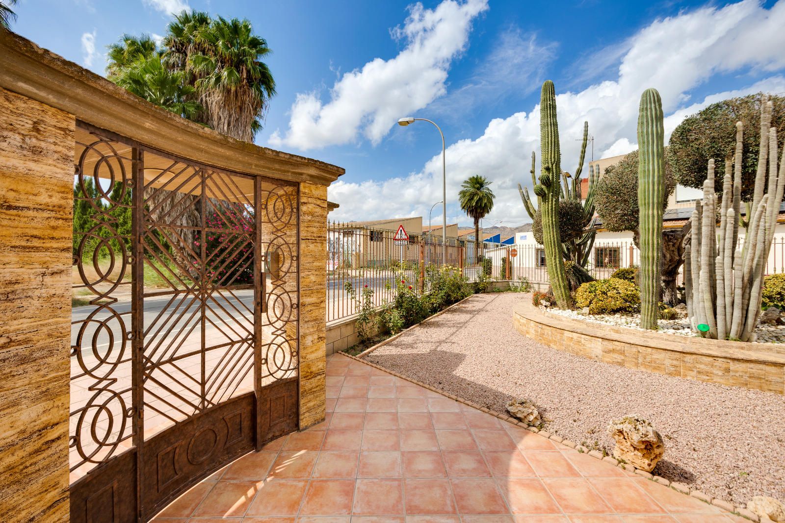Villa i Hurchillo, Alicante, Spanien 7 sovrum, 737 kvm. Nr. 114635