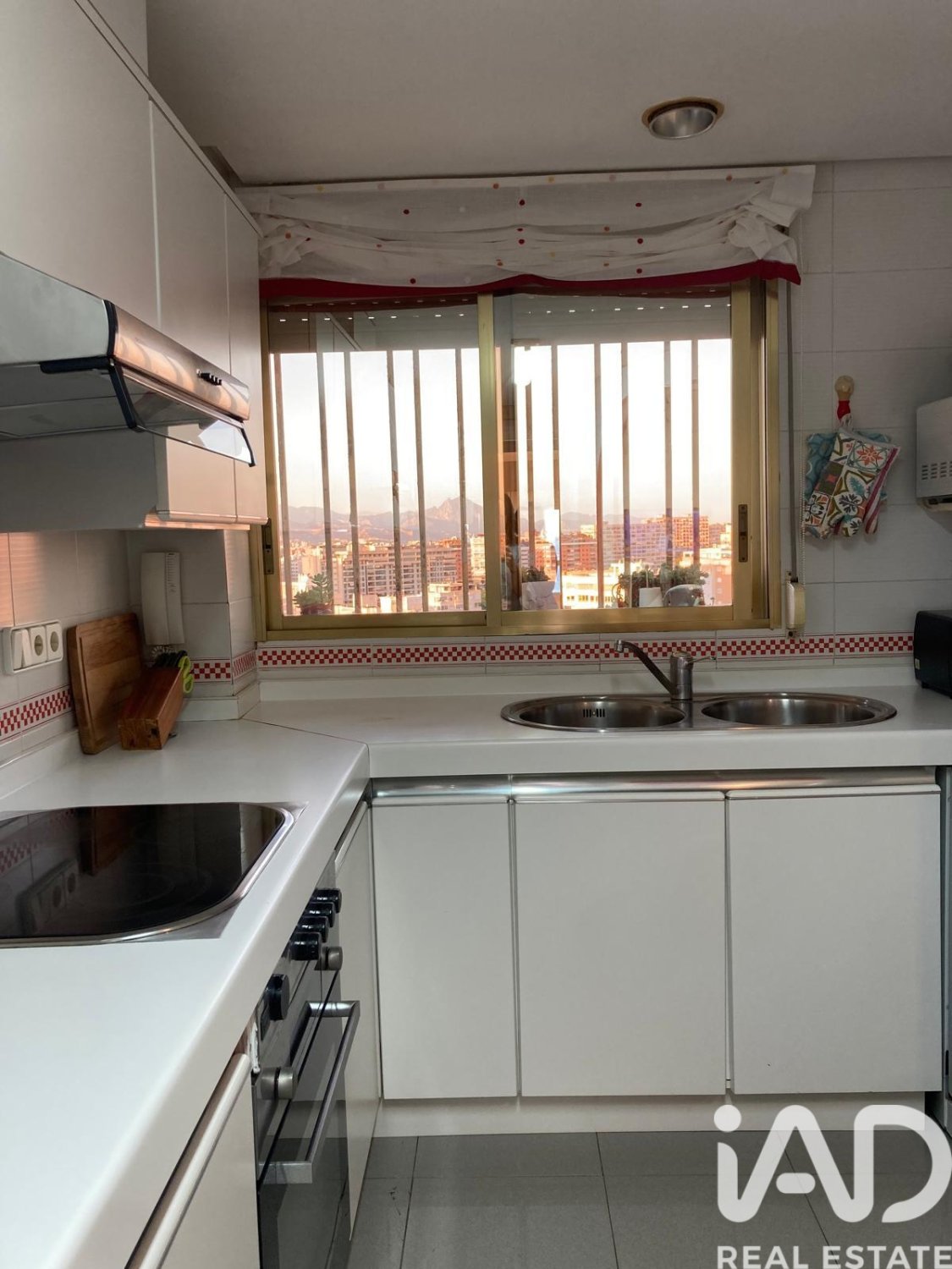 Huoneisto Alicante, Espanja 3 makuuhuonetta, 152 m2 No. 195857