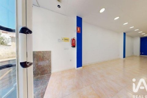 Commercial property in Canet de Mar, Barcelona, Spain 60 sq.m. No. 195078