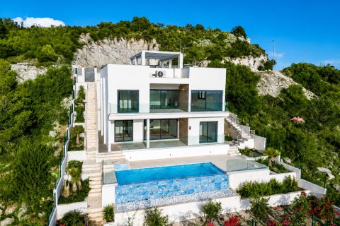 Villa in Cala Millor, Mallorca, Spain 4 bedrooms, 257 sq.m. No. 181029