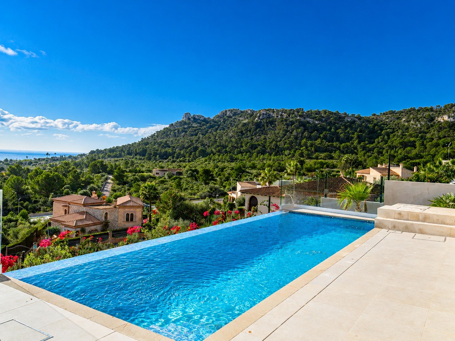 Villa en Cala Millor, Mallorca, España 4 dormitorios, 257 m2 No. 181029