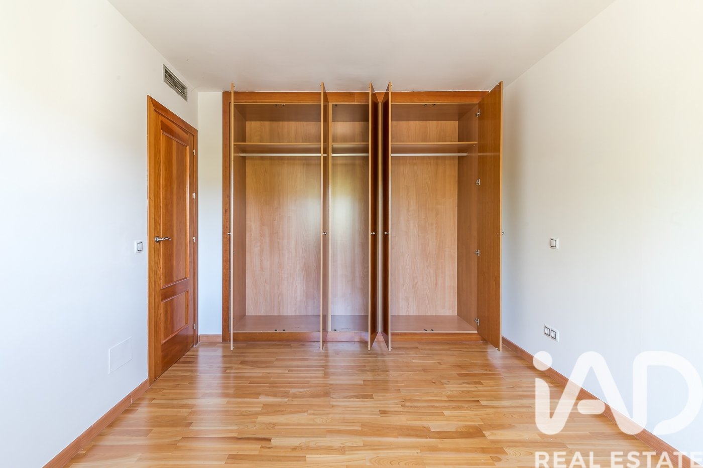 Сasa en Arroyomolinos, Madrid, España 5 dormitorios, 421 m2 No. 188081