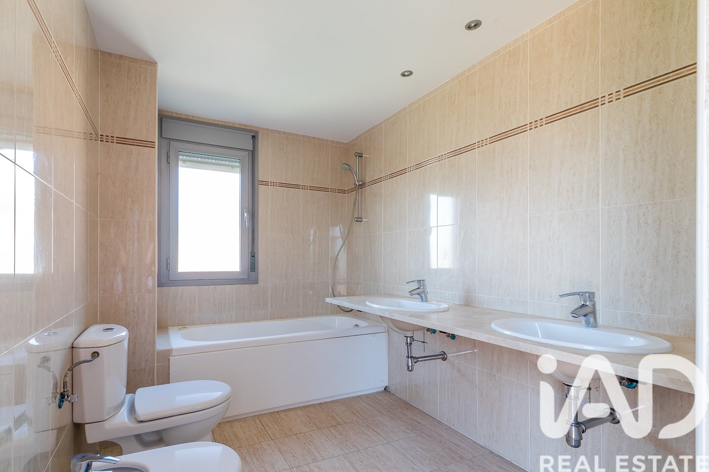 Сasa en Arroyomolinos, Madrid, España 5 dormitorios, 421 m2 No. 188081