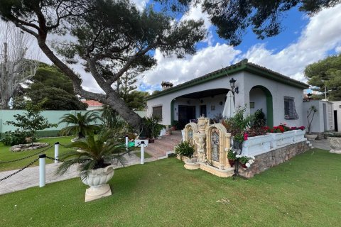 Villa in Dehesa De Campoamor, Alicante, Spain 3 bedrooms, 250 sq.m. No. 136908