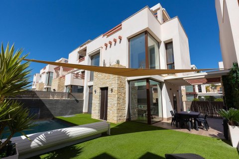 Villa in Alicante, Spain 3 bedrooms,  No. 189010