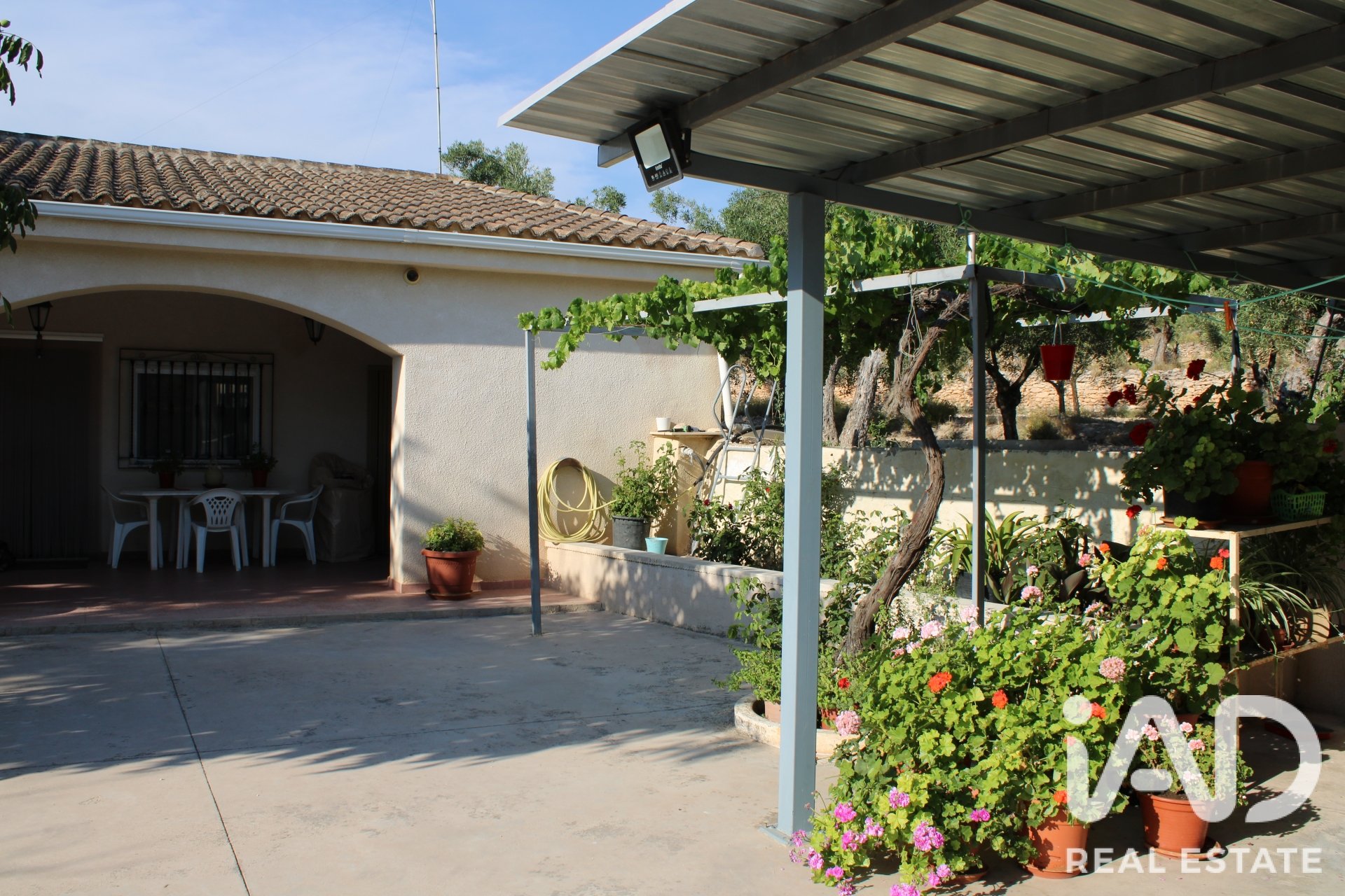 House in Onil, Alicante, Spain 4 bedrooms, 140 sq.m. No. 187901