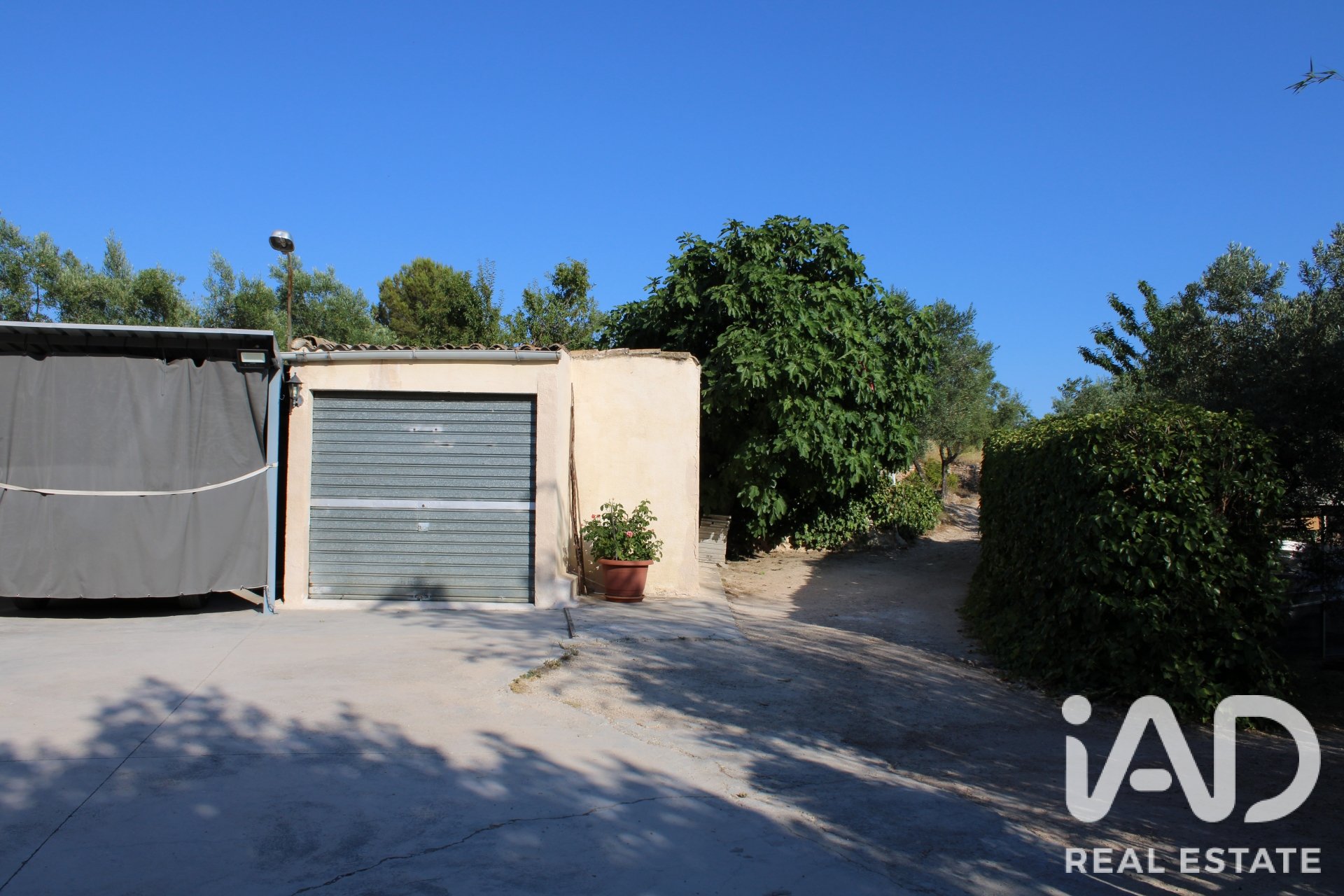 House in Onil, Alicante, Spain 4 bedrooms, 140 sq.m. No. 187901