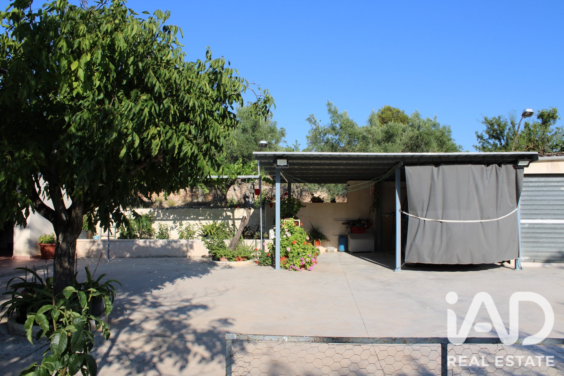 House in Onil, Alicante, Spain 4 bedrooms, 140 sq.m. No. 187901