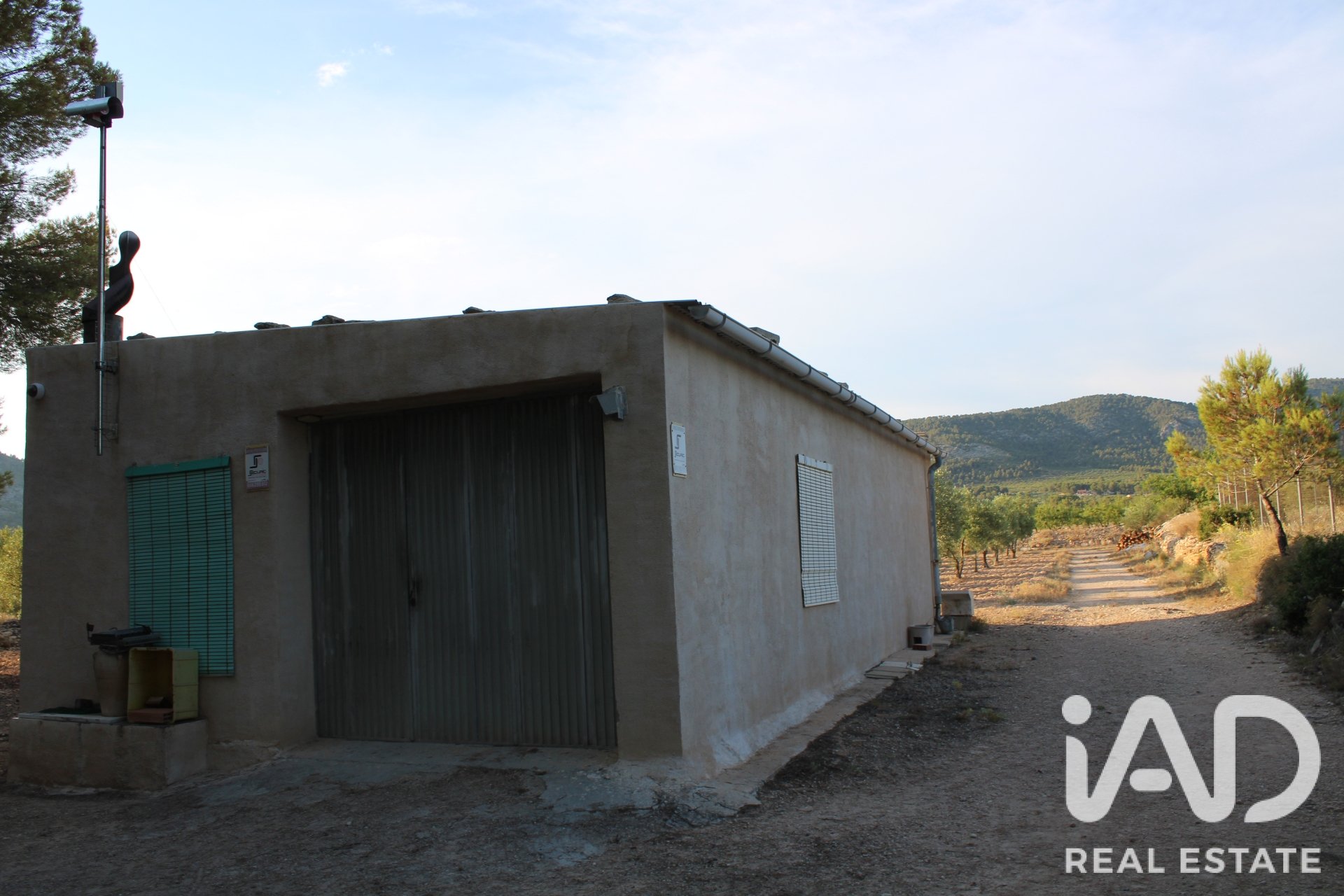 House in Onil, Alicante, Spain 4 bedrooms, 140 sq.m. No. 187901