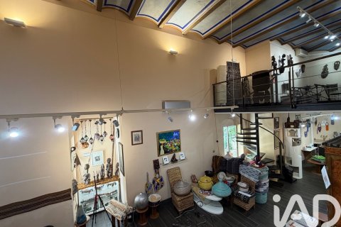 Liikekiinteistö Barcelona, Espanja 168 m2 No. 187898