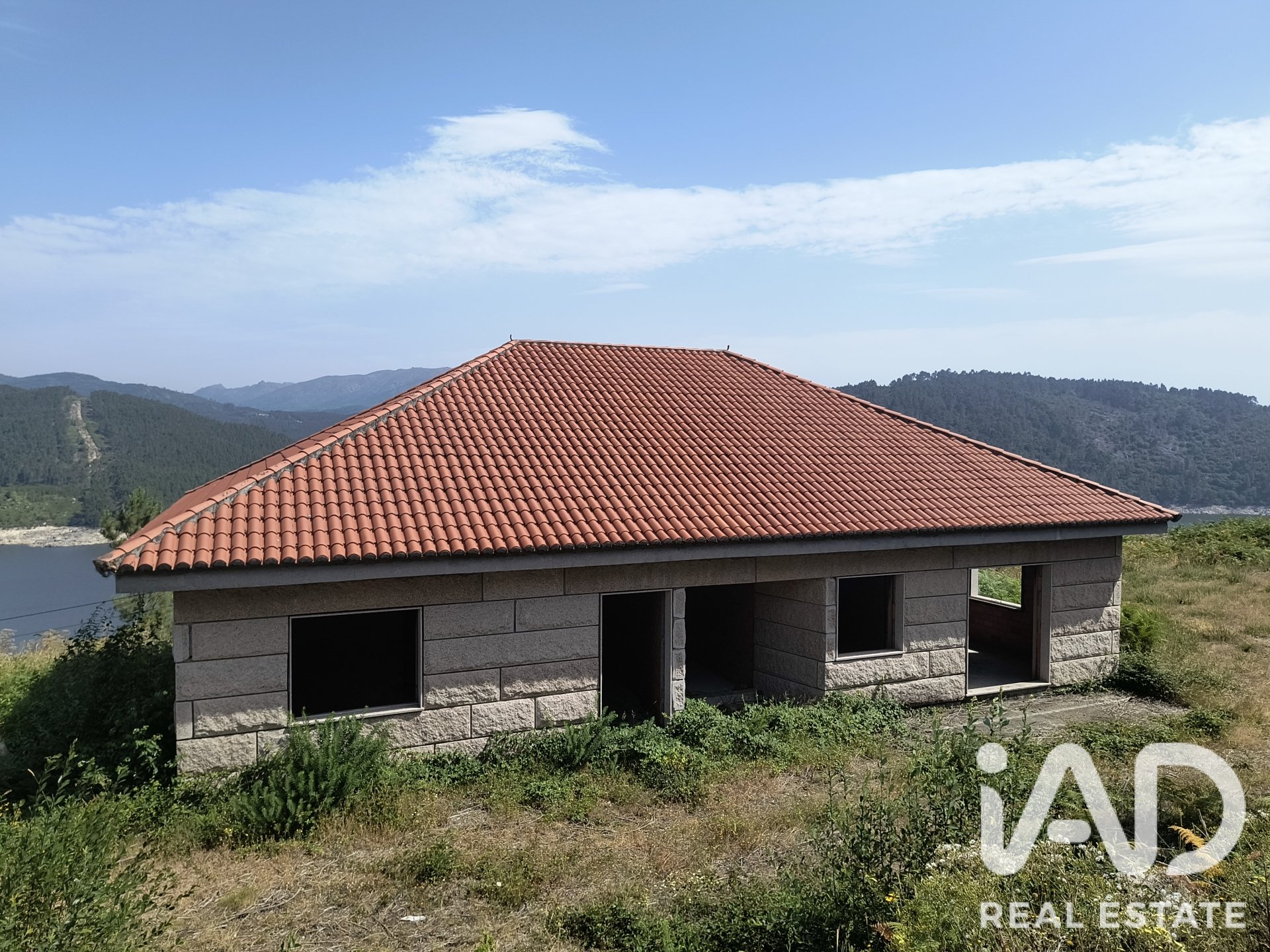 Zemes gabals Lobios, Ourense, Spānijā 8946 m2 Nr. 187897
