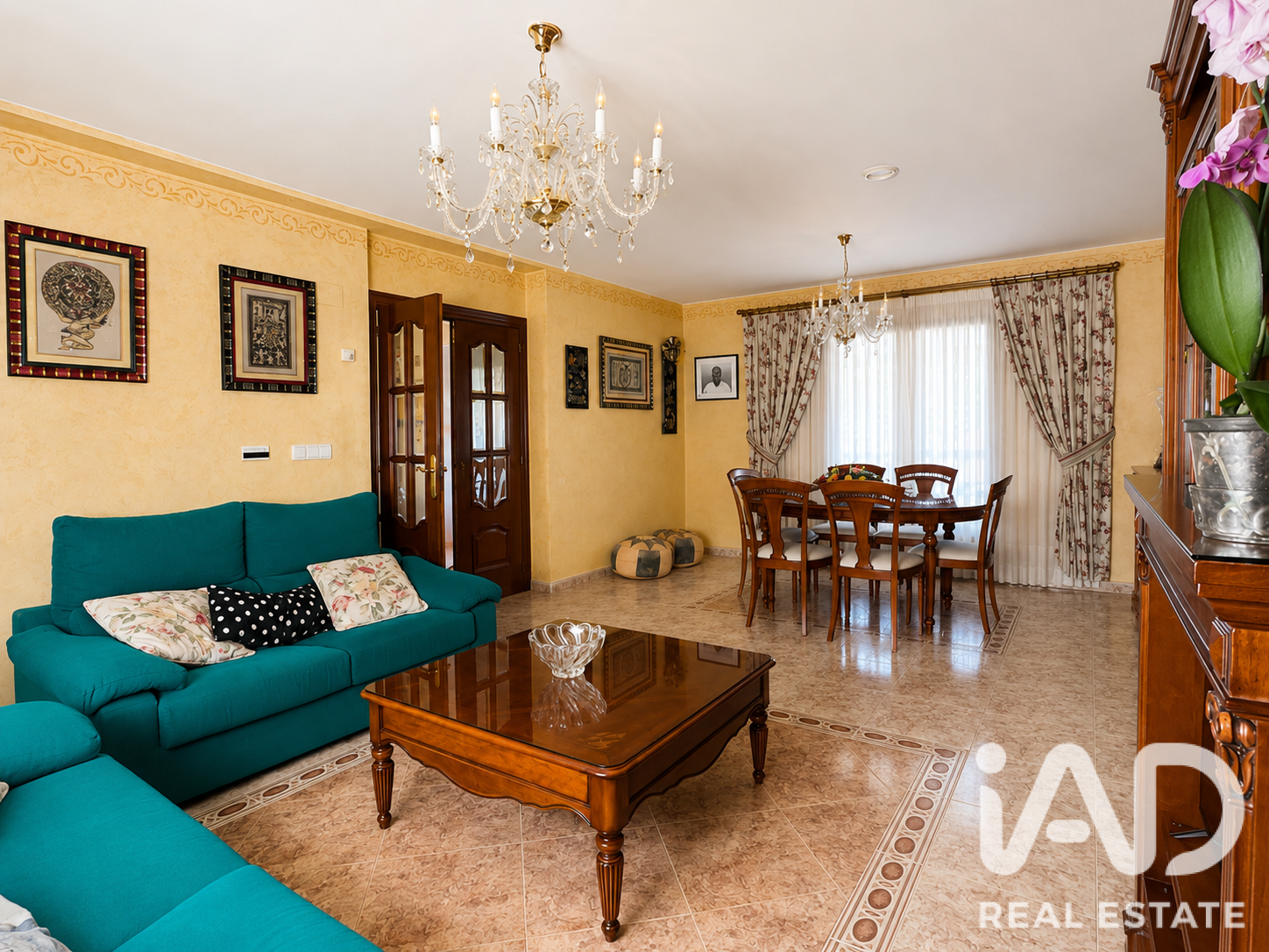 House in Burgos, Spain 6 bedrooms, 330 sq.m. No. 188161