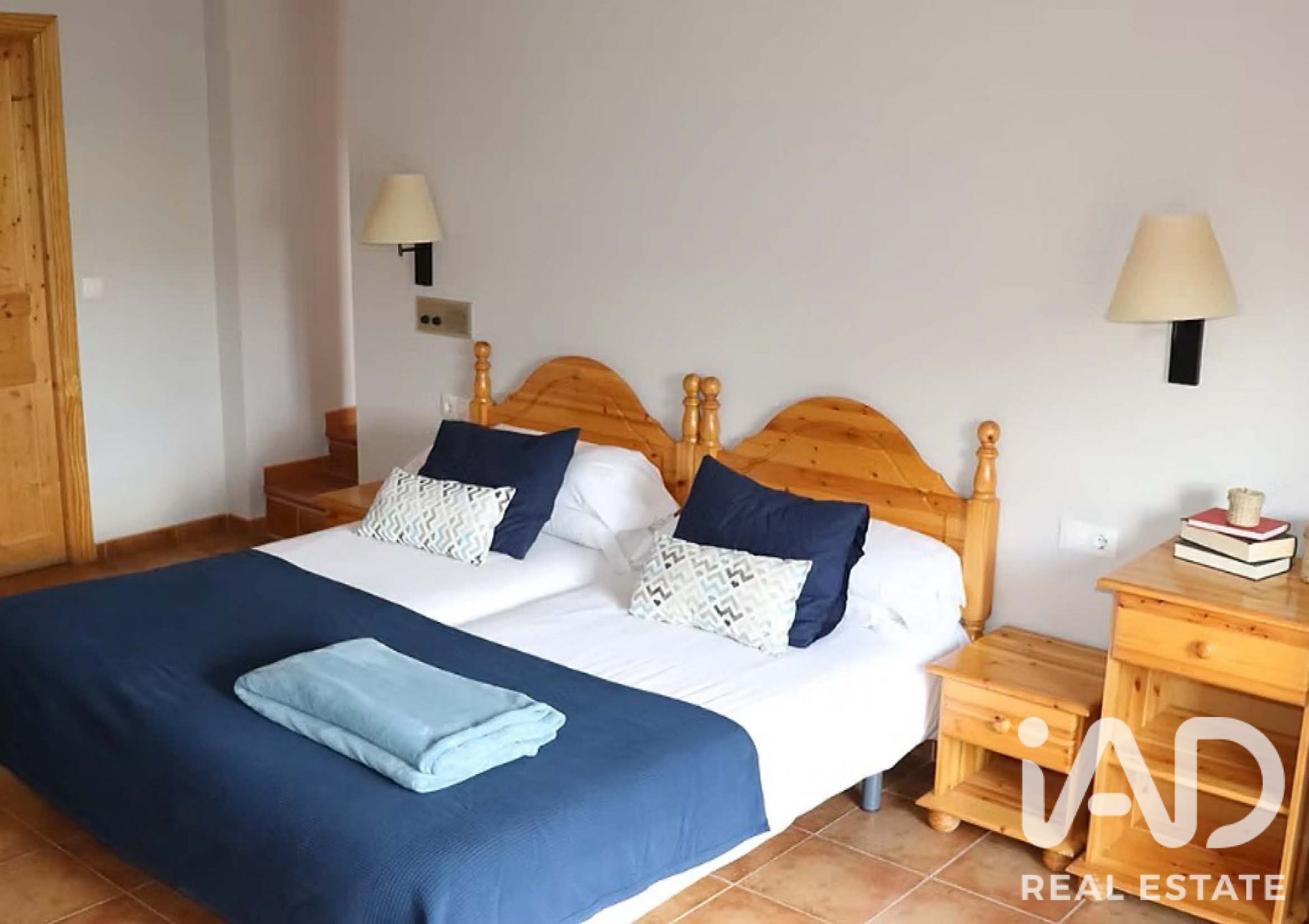 Commercial property in Alp, Girona, Spain 2731 sq.m. No. 188167