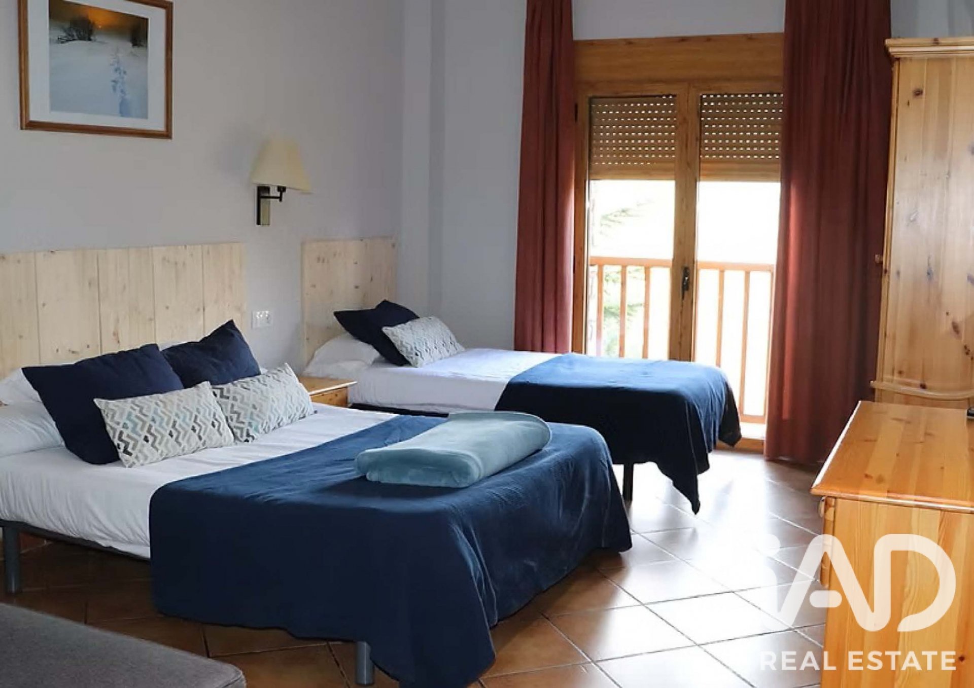 Commercial property in Alp, Girona, Spain 2731 sq.m. No. 188167