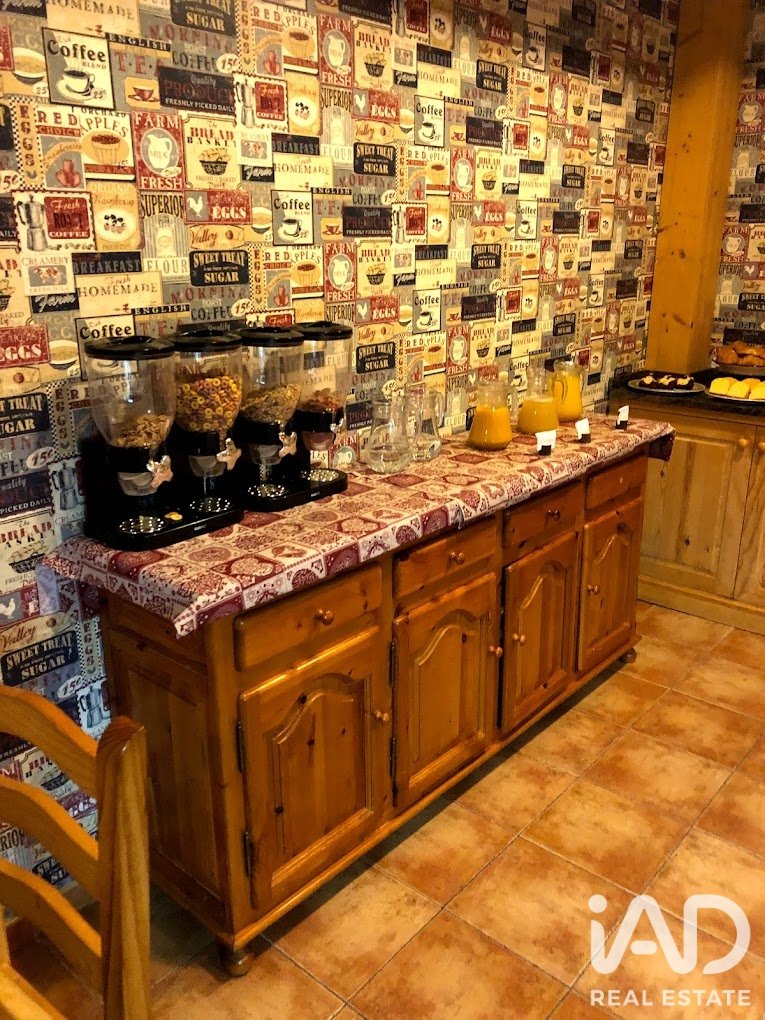 Commercial property in Alp, Girona, Spain 2731 sq.m. No. 188167