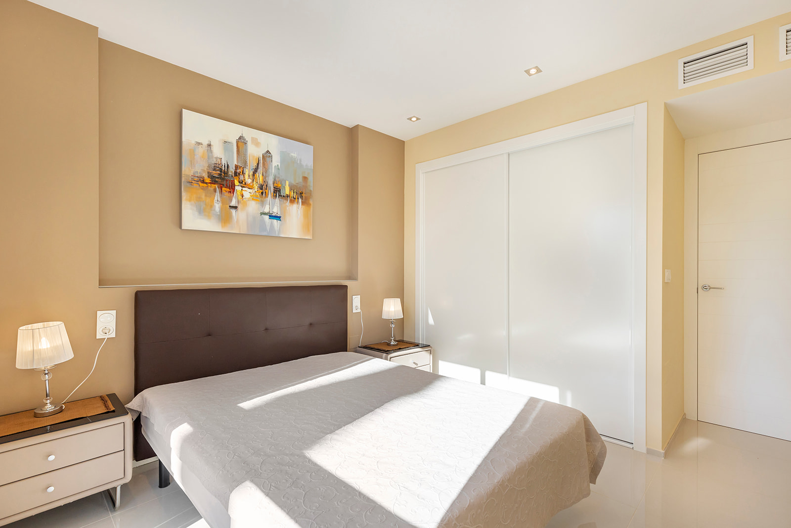 Villa in La Zenia, Alicante, Spain 5 bedrooms, 296 sq.m. No. 133952