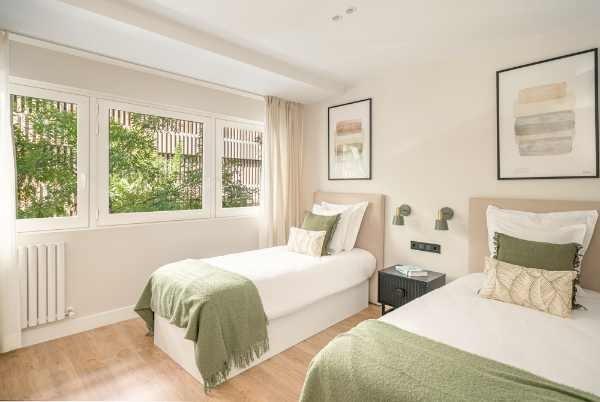 Huoneisto Madrid, Espanja 2 makuuhuonetta, 135 m2 No. 165462