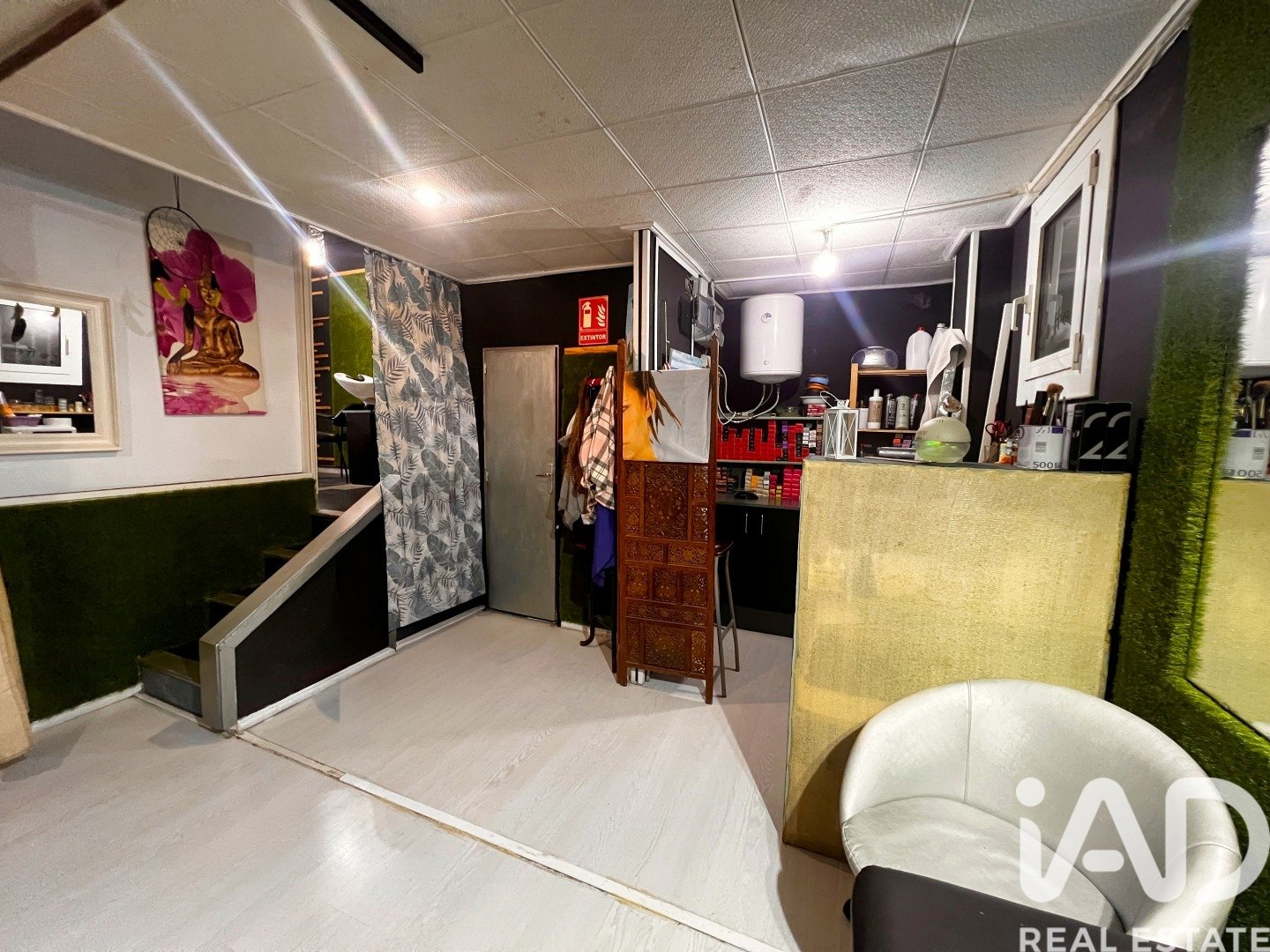 Commercial property in Vallirana, Barcelona, Spain 4 bedrooms, 84 sq.m. No. 185362