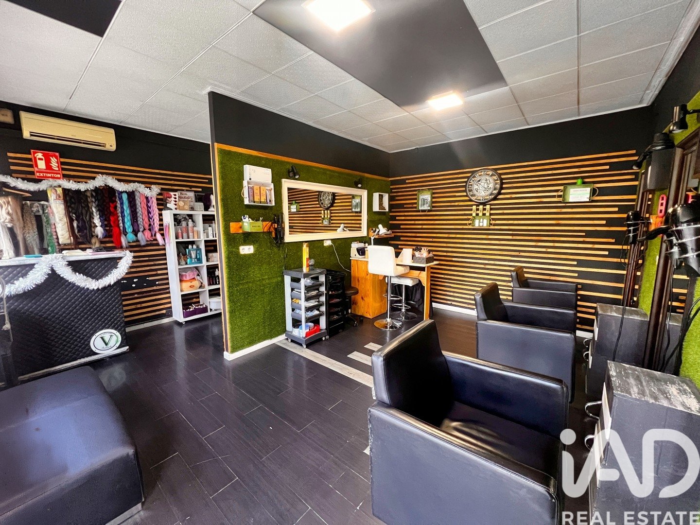 Commercial property in Vallirana, Barcelona, Spain 4 bedrooms, 84 sq.m. No. 185362