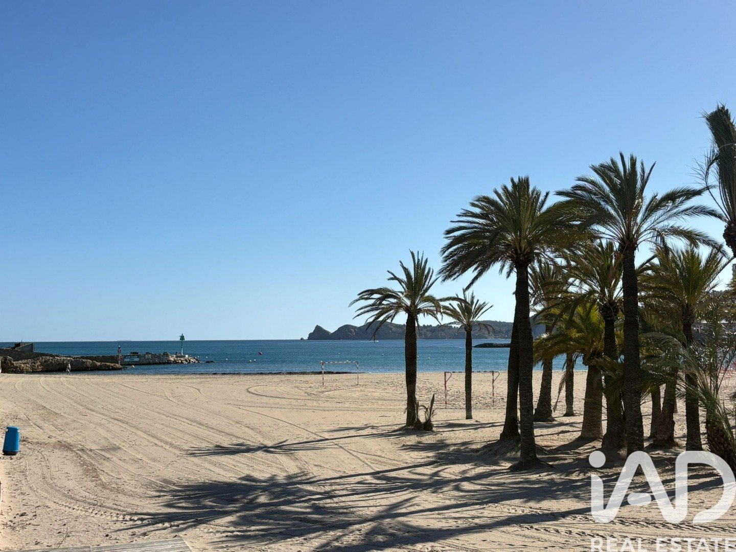 Propiedad comercial en Jávea, Alicante, España 84 m2 No. 185360
