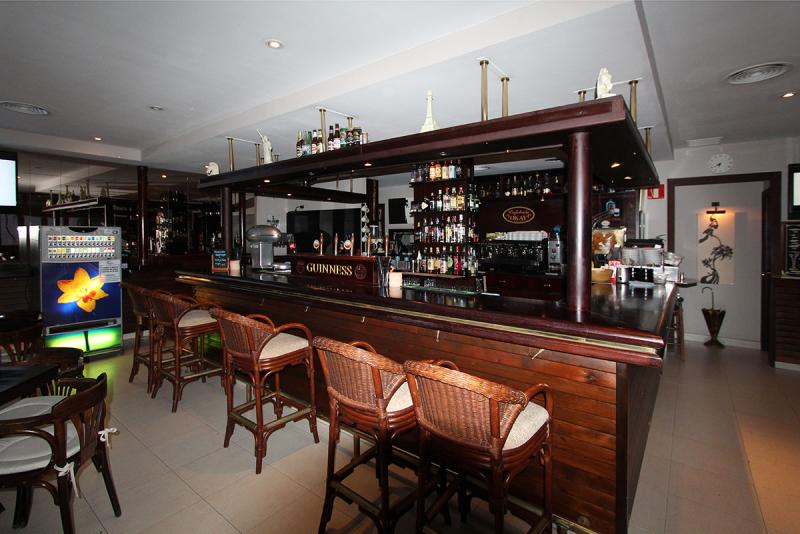 Liikekiinteistö Santa Ponsa, Mallorca, Espanja 90 m2 No. 103286