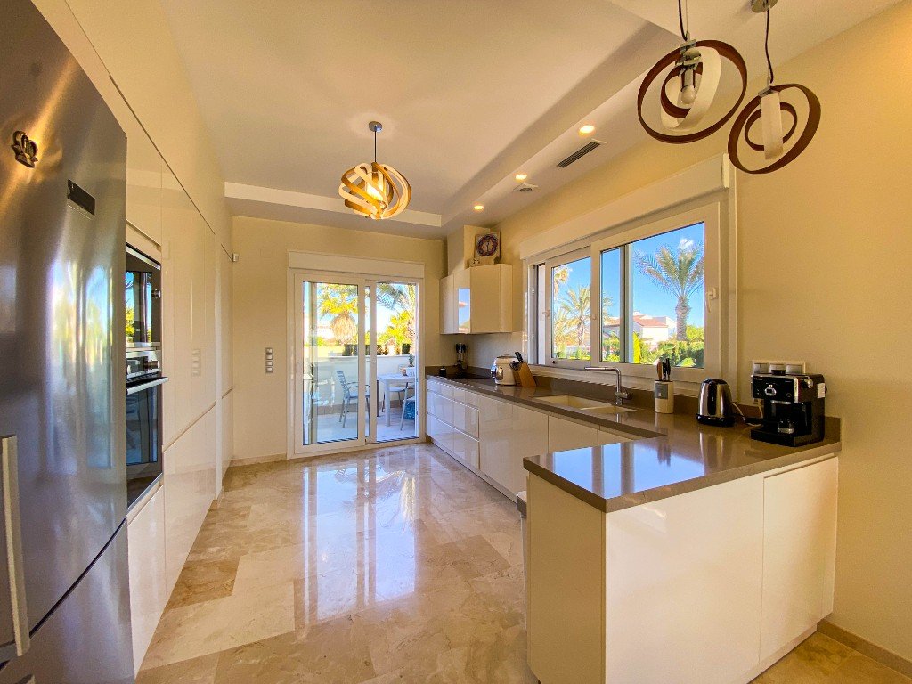 Villa La Zenia, Alicante, Spānijā 4 istabas, 307 m2 Nr. 144812