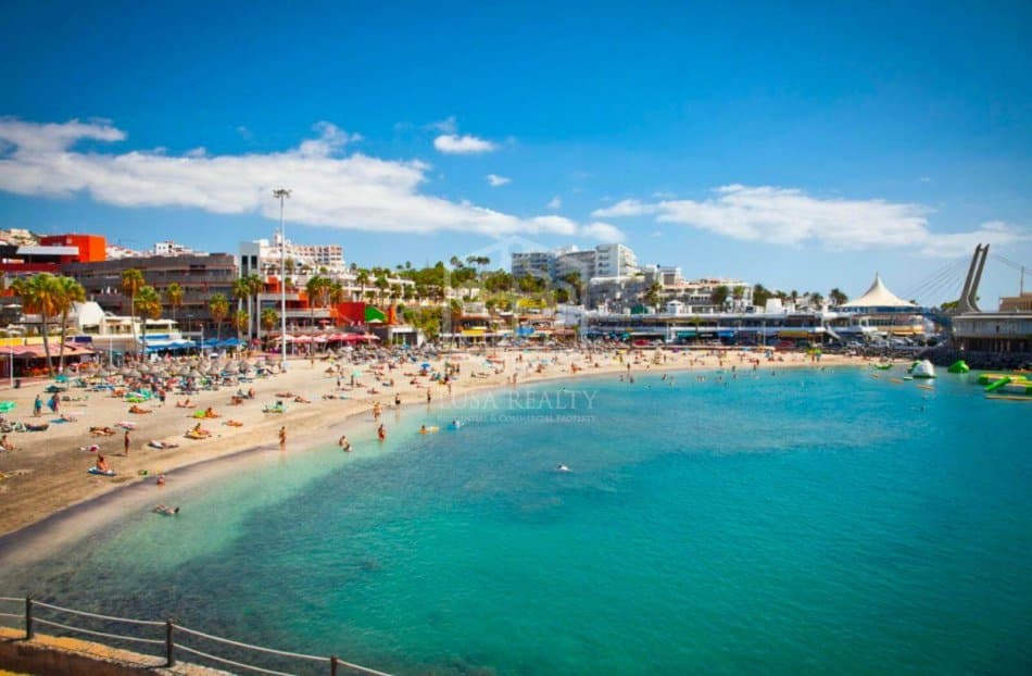 Commercial property in Adeje, Tenerife, Spain 115 sq.m. No. 140526