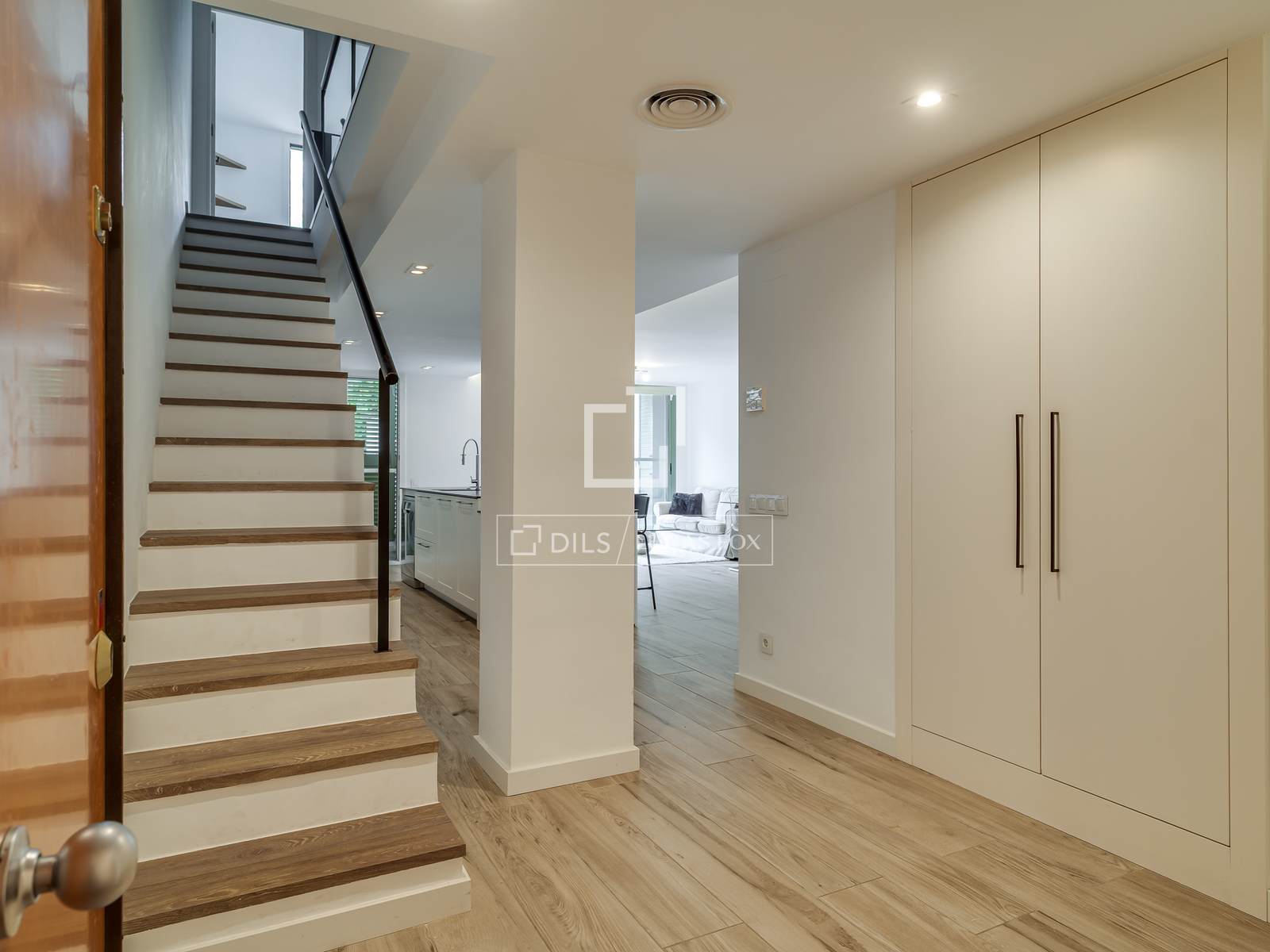 Apartamento en Barcelona, España 3 dormitorios, 135 m2 No. 164881