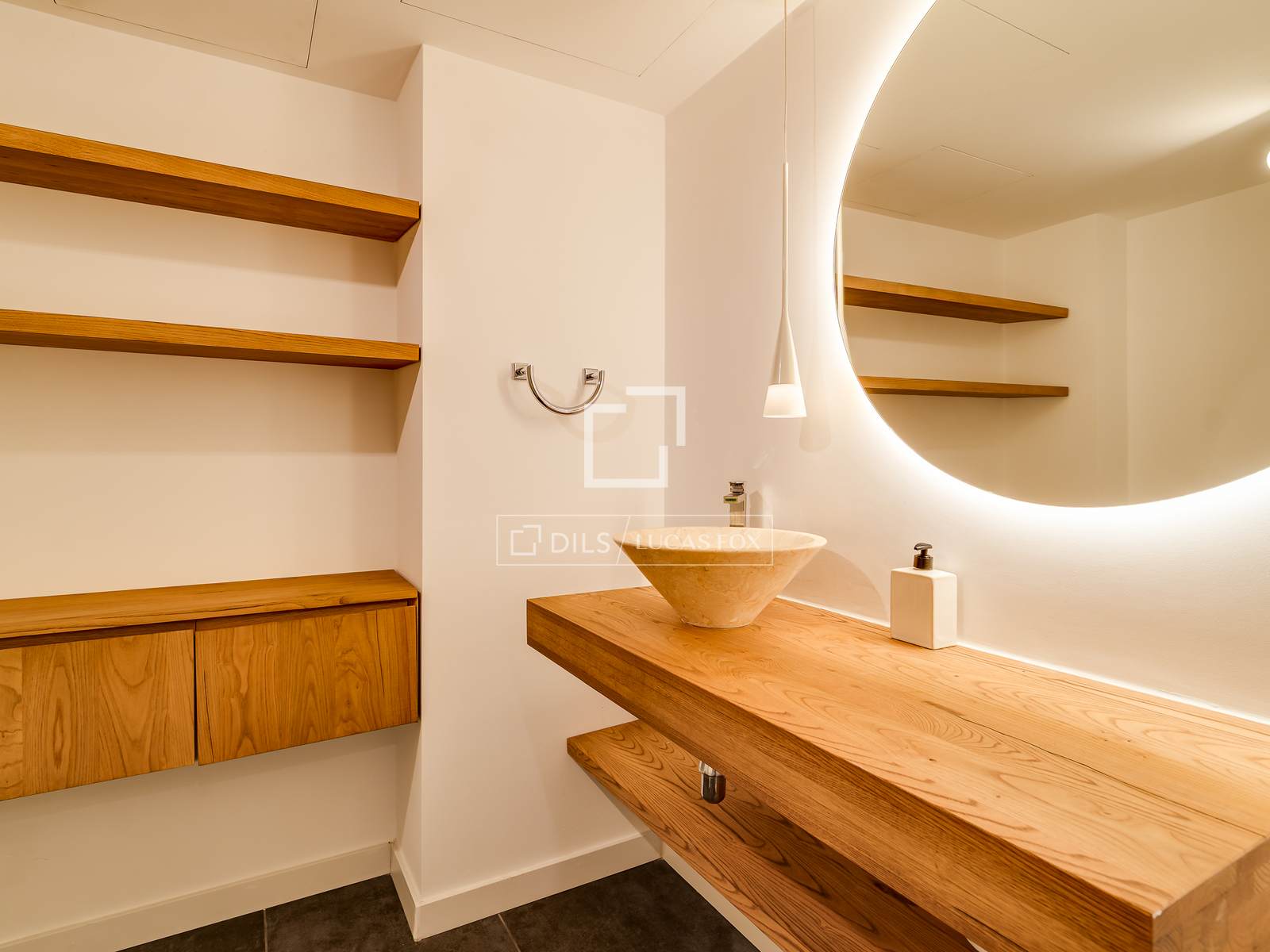 Apartamento en Barcelona, España 3 dormitorios, 135 m2 No. 164881