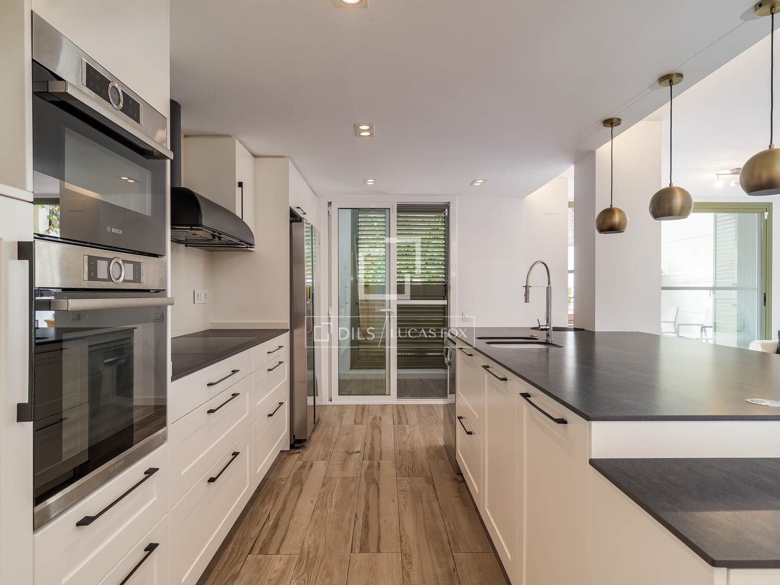 Apartamento en Barcelona, España 3 dormitorios, 135 m2 No. 164881